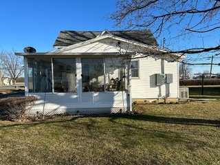 Property photo 9 - REAL ESTATE AUCTION IMMACULATE 3 BEDROOM HOME W/ LARGE GARAGE ON NEARLY 1 ACRE LOT IN ALLEN COUNTY, INDIANA