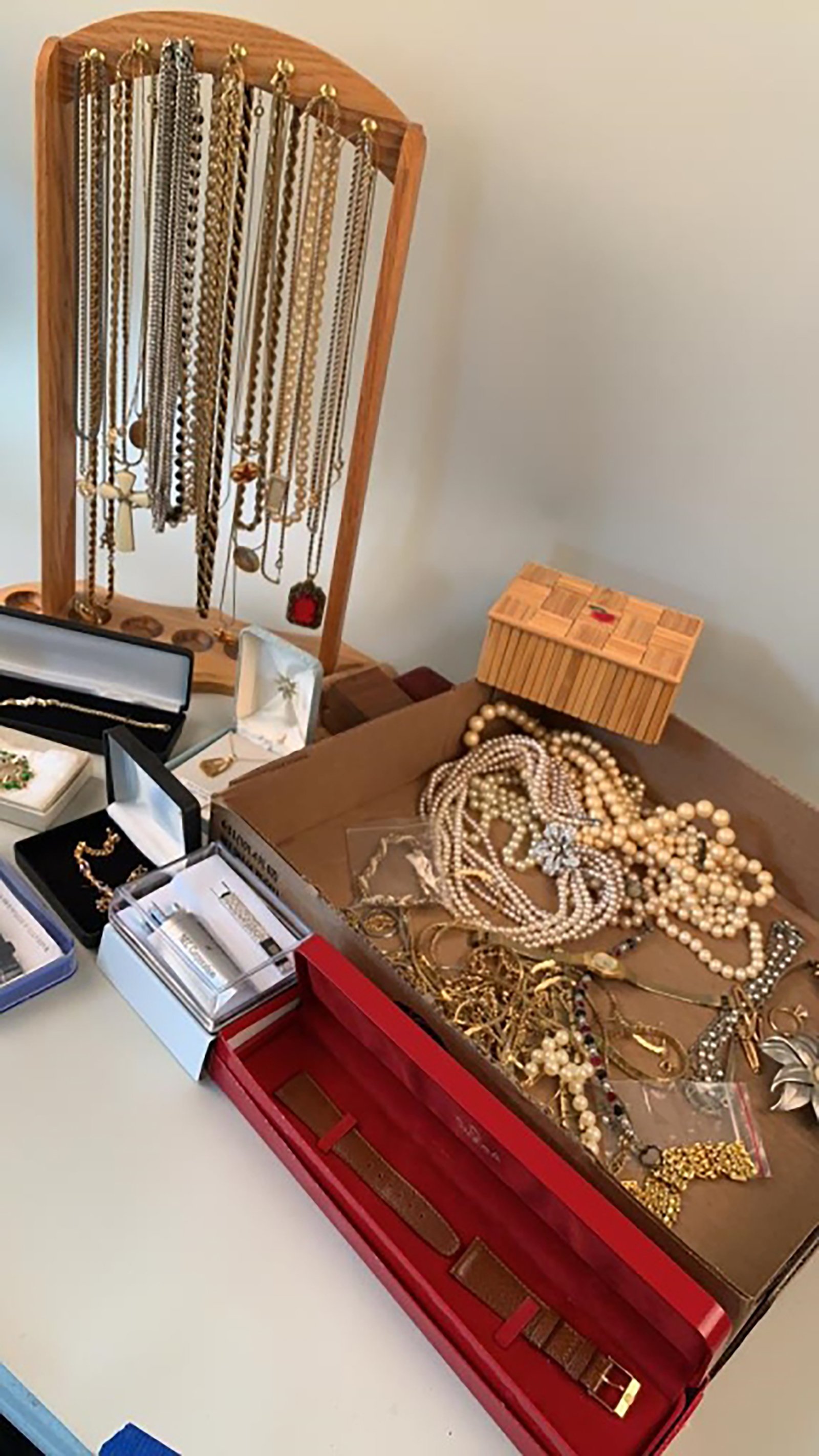 Property photo 183 - TIMED ONLINE ONLY PERSONAL PROPERTY AUCTION IN ALLEN COUNTY, INDIANA