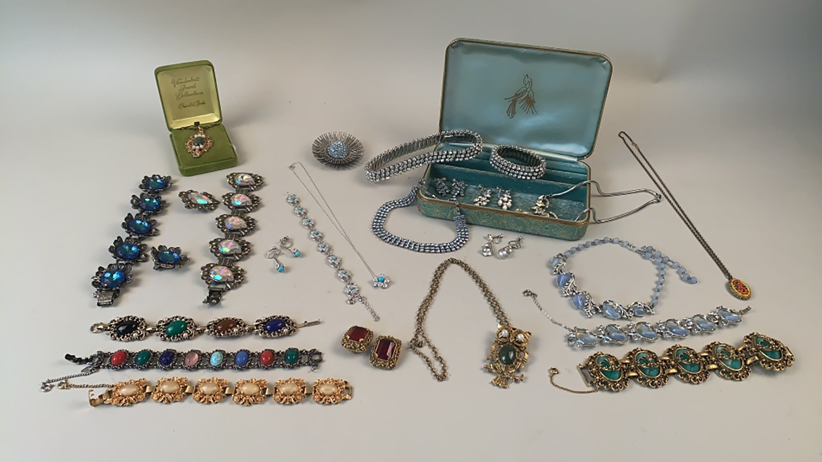 Property photo 202 - TIMED ONLINE ONLY PERSONAL PROPERTY AUCTION IN ALLEN COUNTY, INDIANA