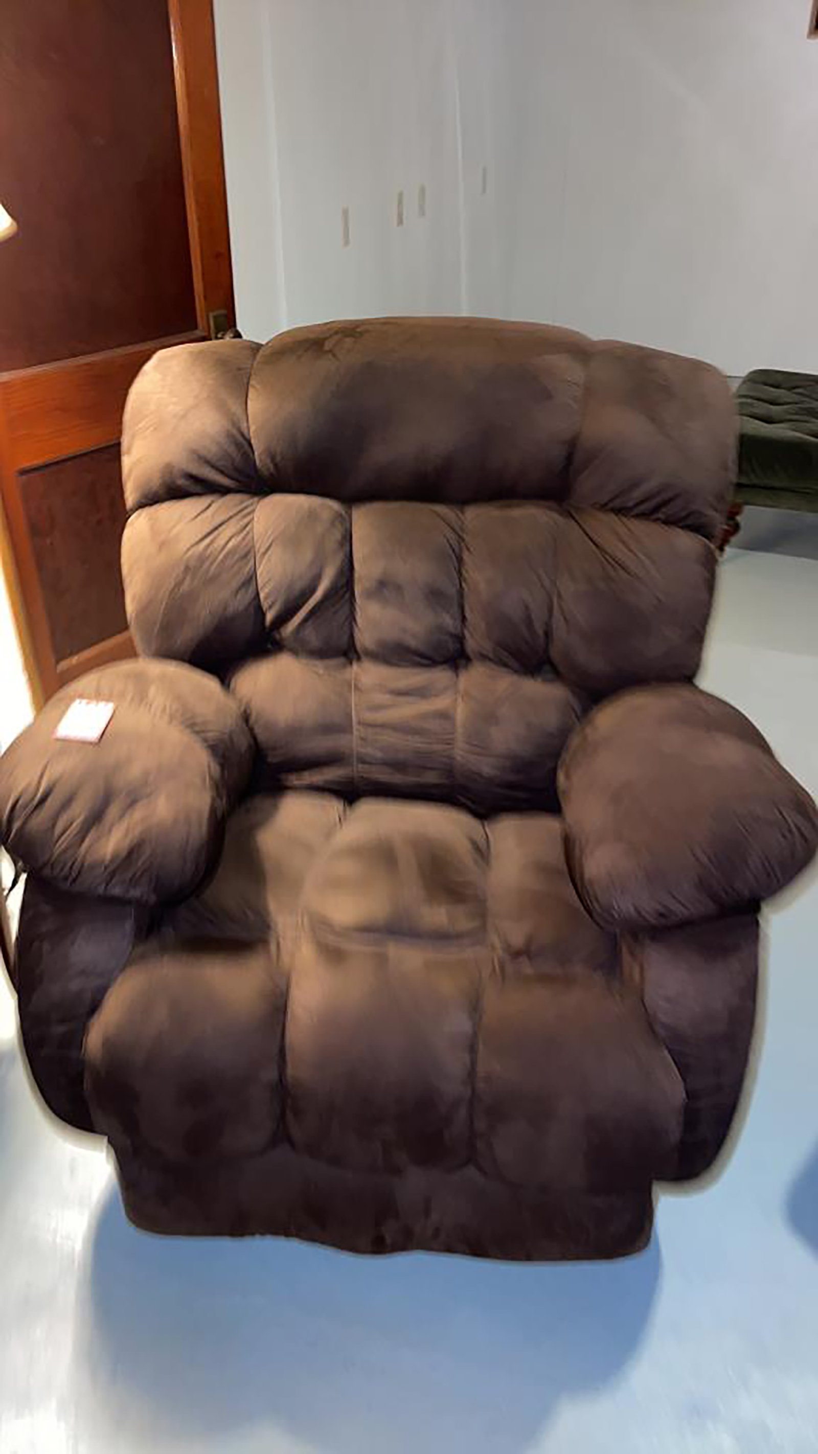 Property photo 206 - TIMED ONLINE ONLY PERSONAL PROPERTY AUCTION IN ALLEN COUNTY, INDIANA