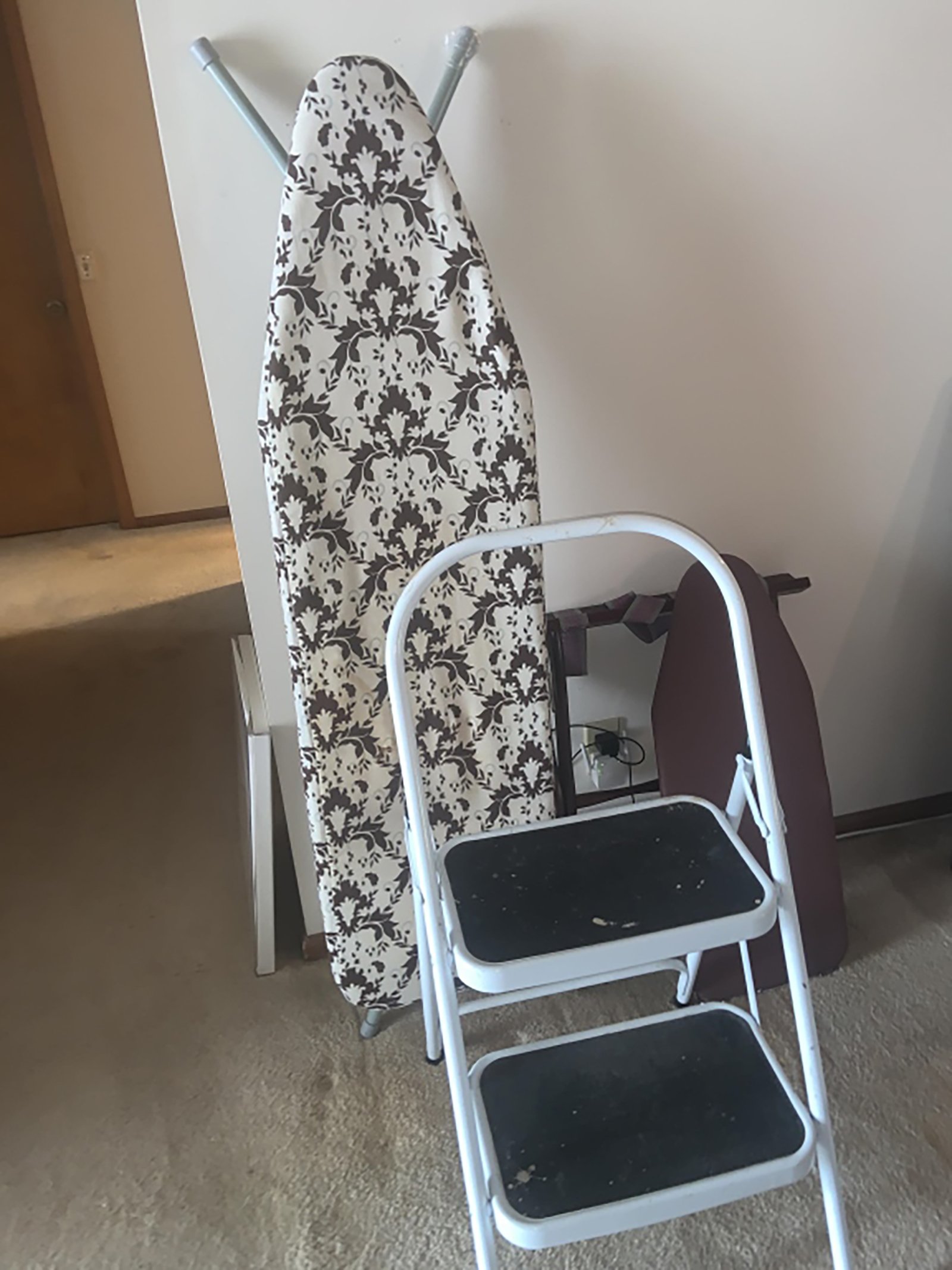Property photo 195 - TIMED ONLINE ONLY PERSONAL PROPERTY AUCTION IN ALLEN COUNTY, INDIANA