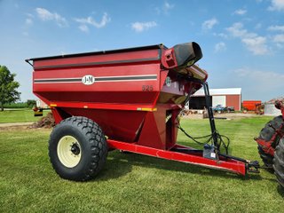 Property photo 9 - RETIREMENT FARM EQUIPMENT AUCTION IN ALLEN COUNTY, INDIANA