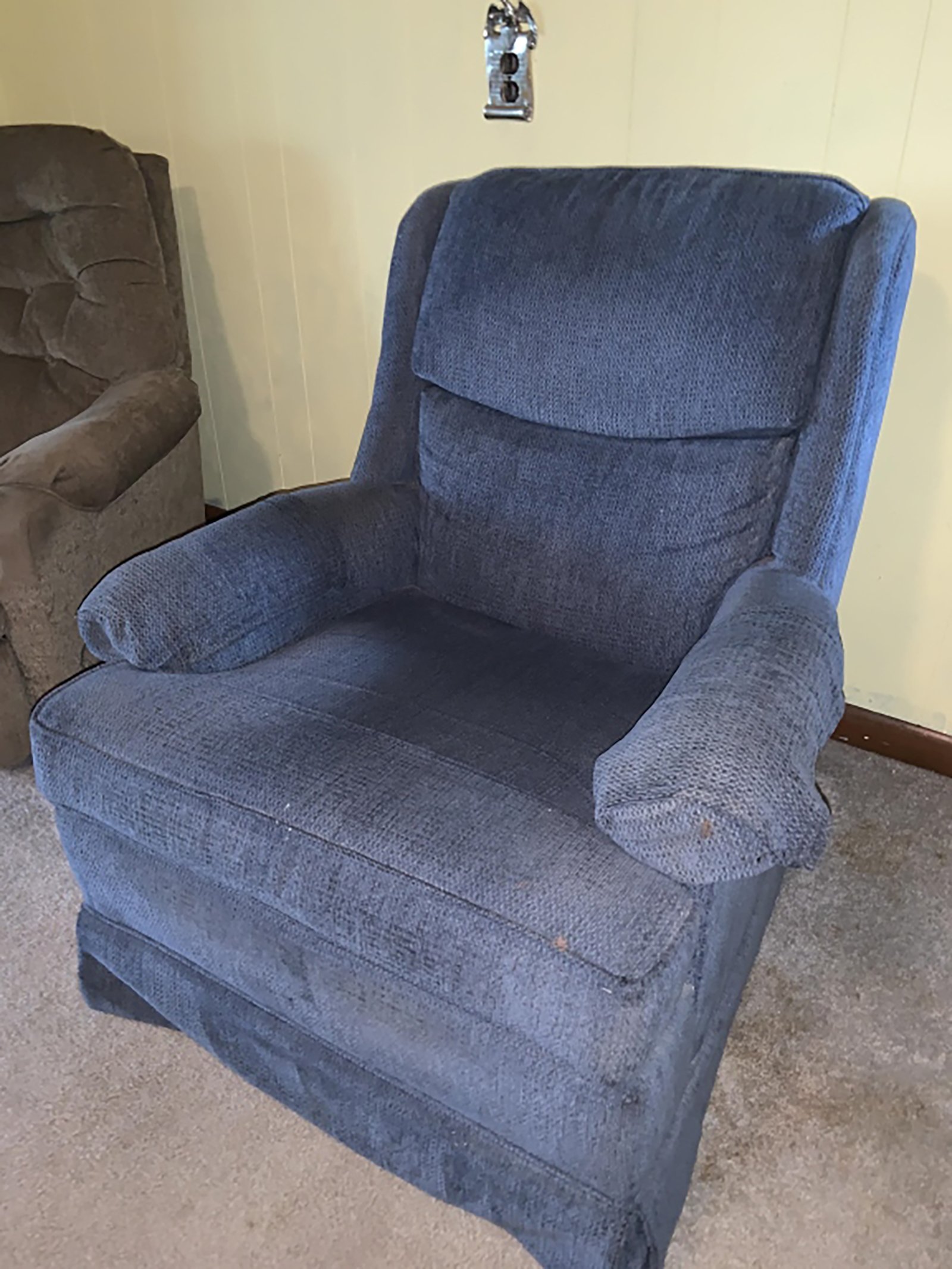 Property photo 36 - TIMED ONLINE ONLY PERSONAL PROPERTY AUCTION IN ALLEN COUNTY, INDIANA