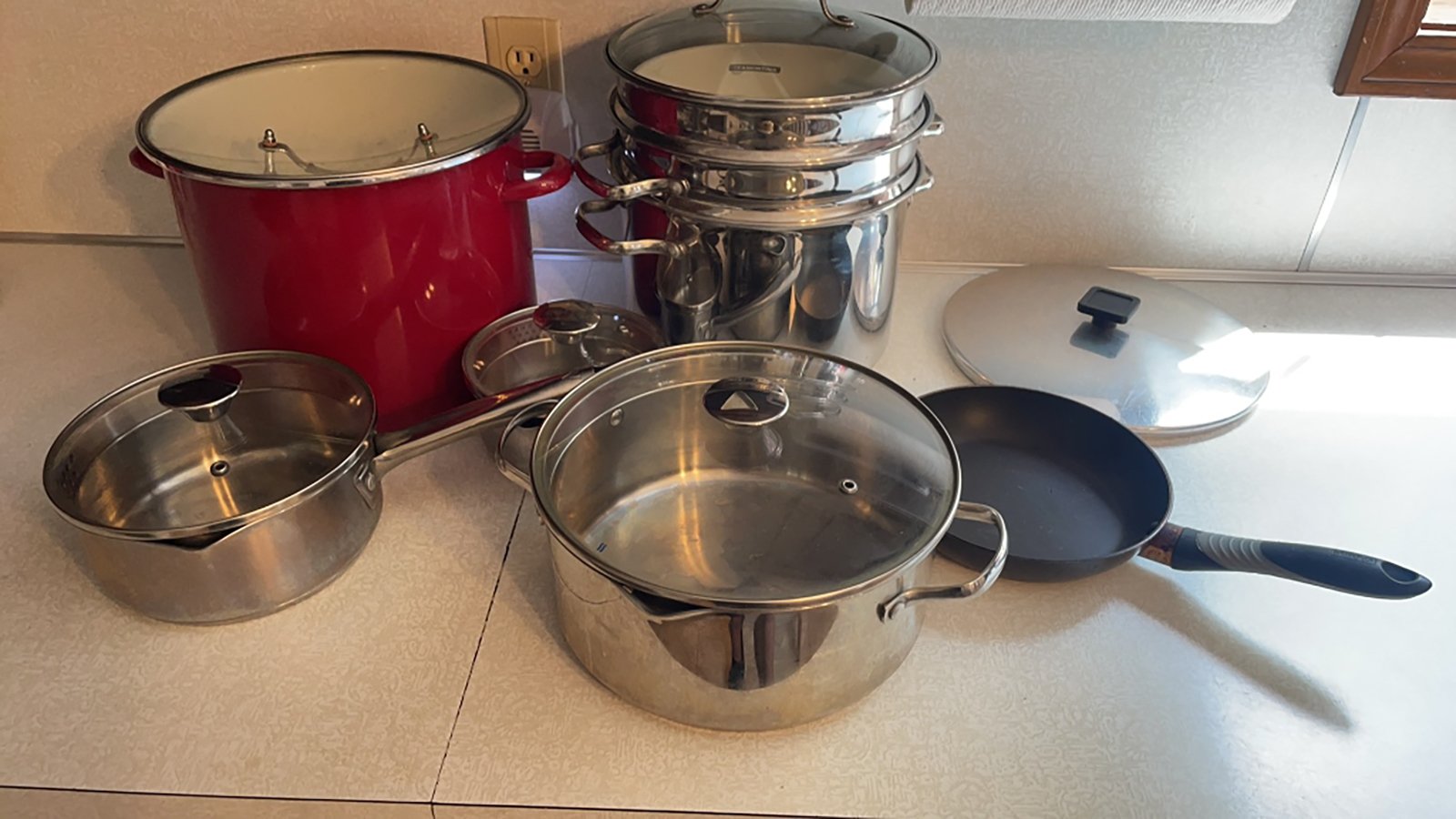 Property photo 213 - TIMED ONLINE ONLY PERSONAL PROPERTY AUCTION IN ALLEN COUNTY, INDIANA