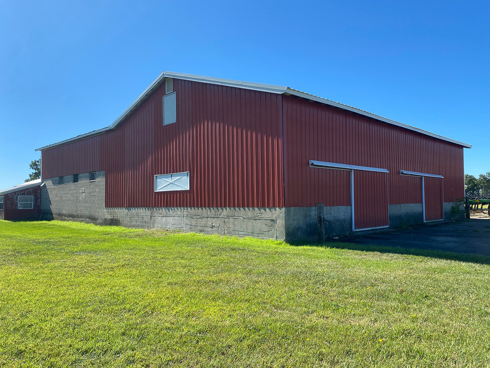 Property photo 2 - TIMED ONLINE ONLY PERSONAL PROPERTY/FARM EQUIPMENT DEMOLITION & REMOVAL AUCTION IN ST. JOSEPH COUNTY, MI