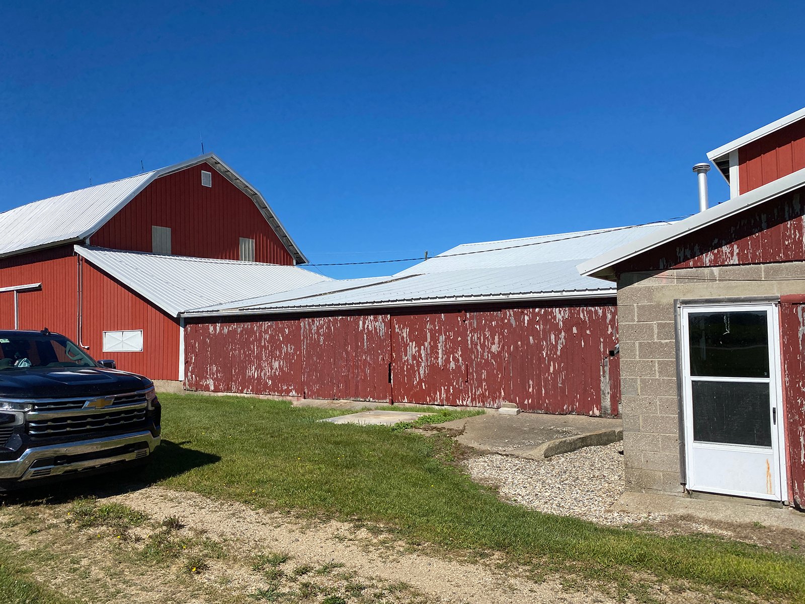 Property photo 16 - TIMED ONLINE ONLY PERSONAL PROPERTY/FARM EQUIPMENT DEMOLITION & REMOVAL AUCTION IN ST. JOSEPH COUNTY, MI