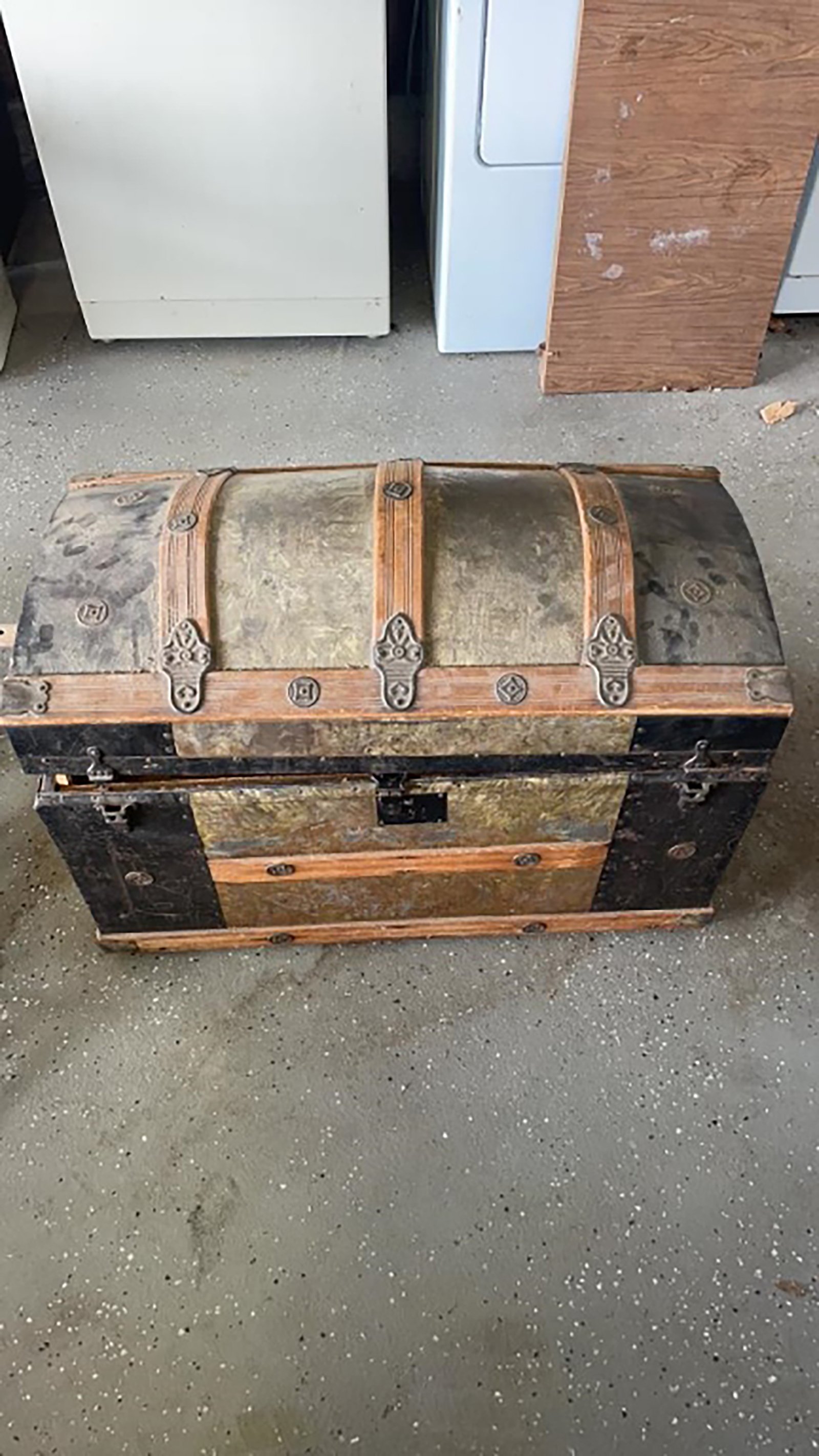 Property photo 124 - TIMED ONLINE ONLY PERSONAL PROPERTY AUCTION IN ALLEN COUNTY, INDIANA