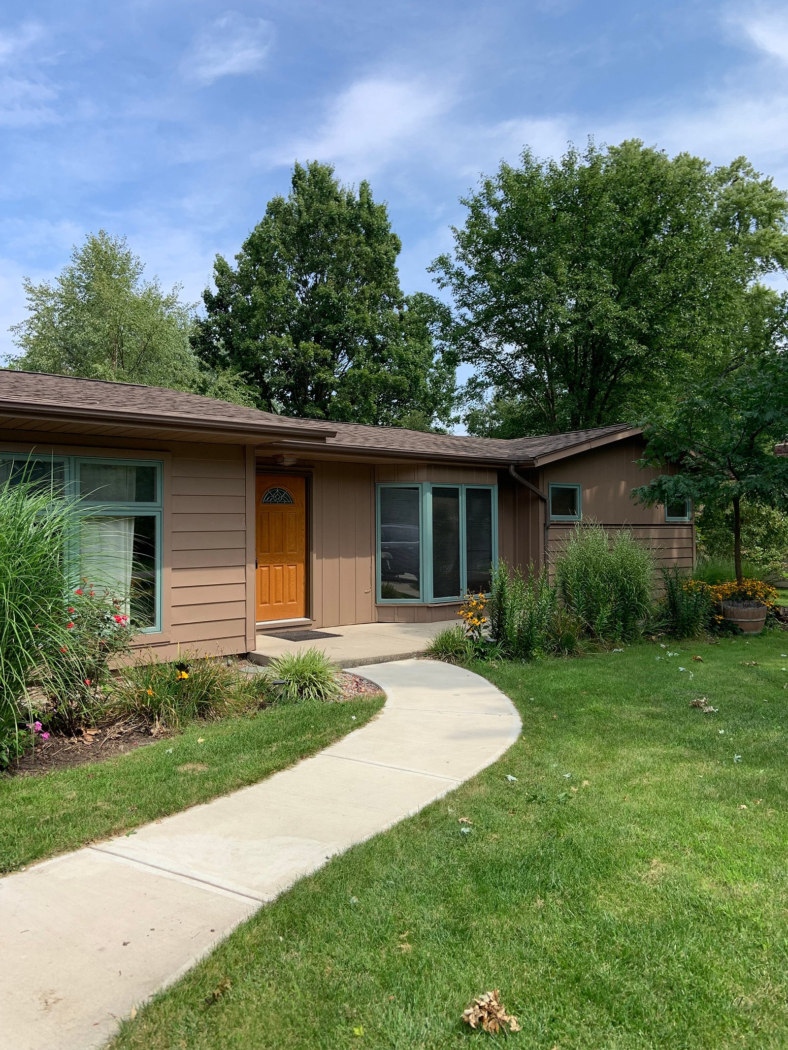 Property photo 2 - REAL ESTATE AUCTION - HOME OFFERED IN 1 TRACT IN ALLEN COUNTY, INDIANA
