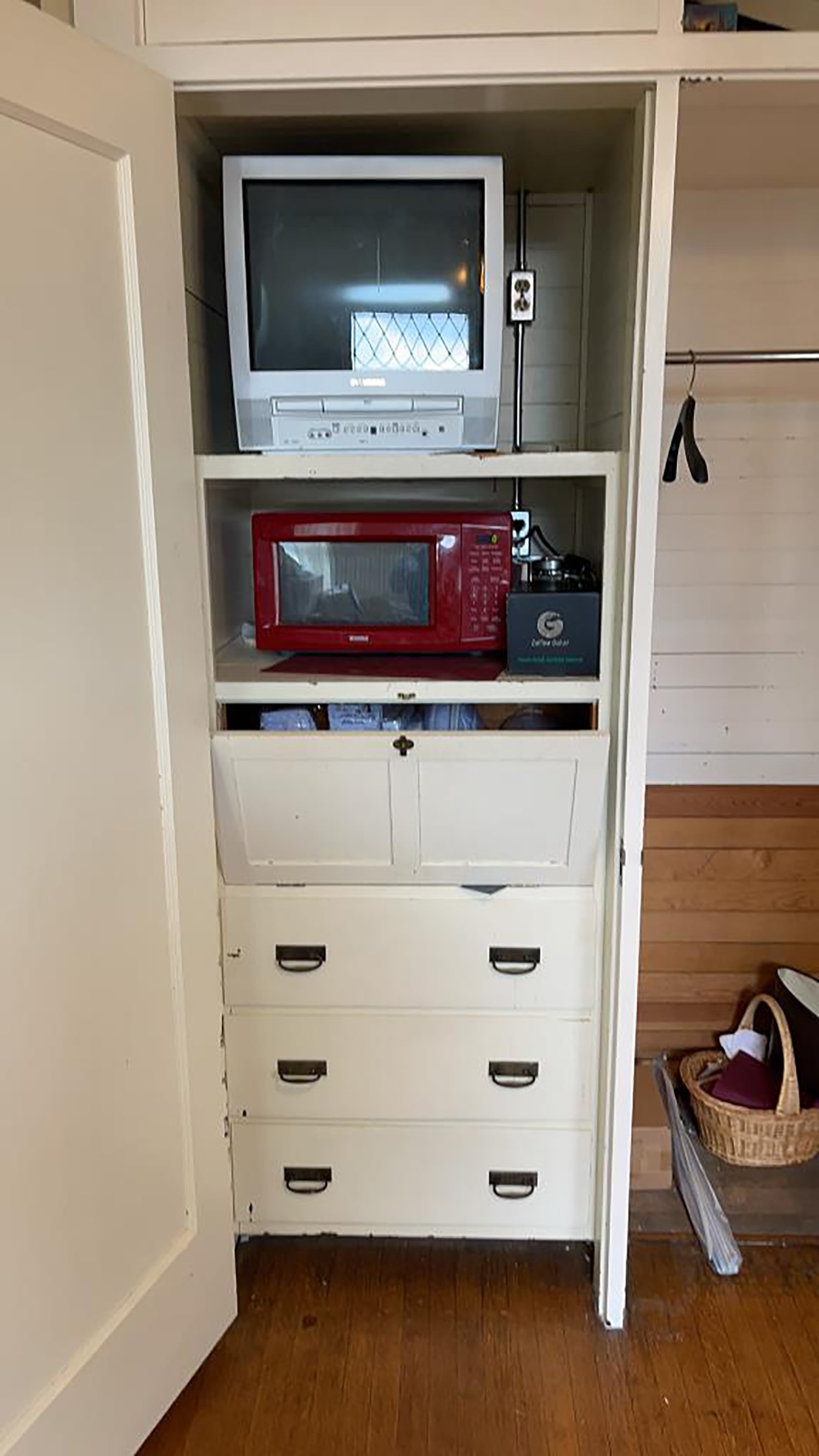 Property photo 155 - TIMED ONLINE ONLY PERSONAL PROPERTY AUCTION IN MIAMI COUNTY, INDIANA