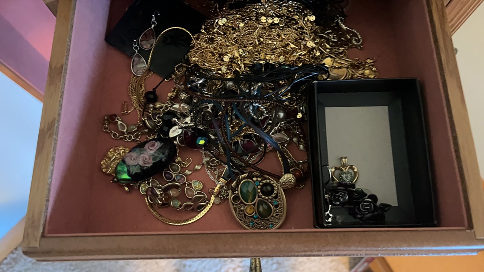 Property photo 131 - TIMED ONLINE ONLY PERSONAL PROPERTY AUCTION IN ALLEN COUNTY, INDIANA