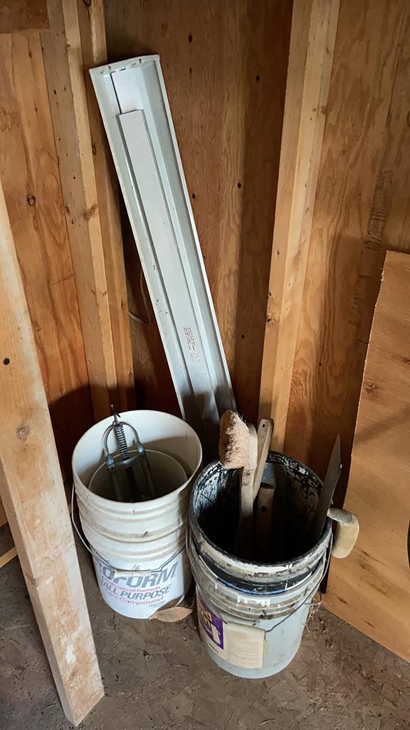 Property photo 242 - TIMED ONLINE ONLY PERSONAL PROPERTY AUCTION IN ALLEN COUNTY, INDIANA
