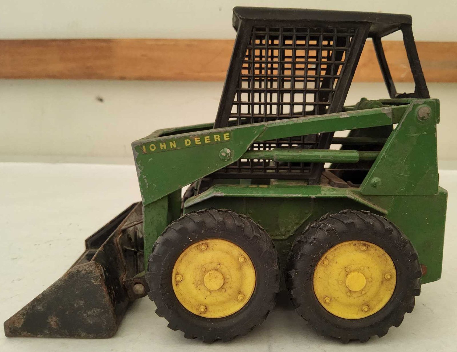 Property photo 46 - TIMED ONLINE ONLY PERSONAL PROPERTY AUCTION IN WHITLEY COUNTY, INDIANA