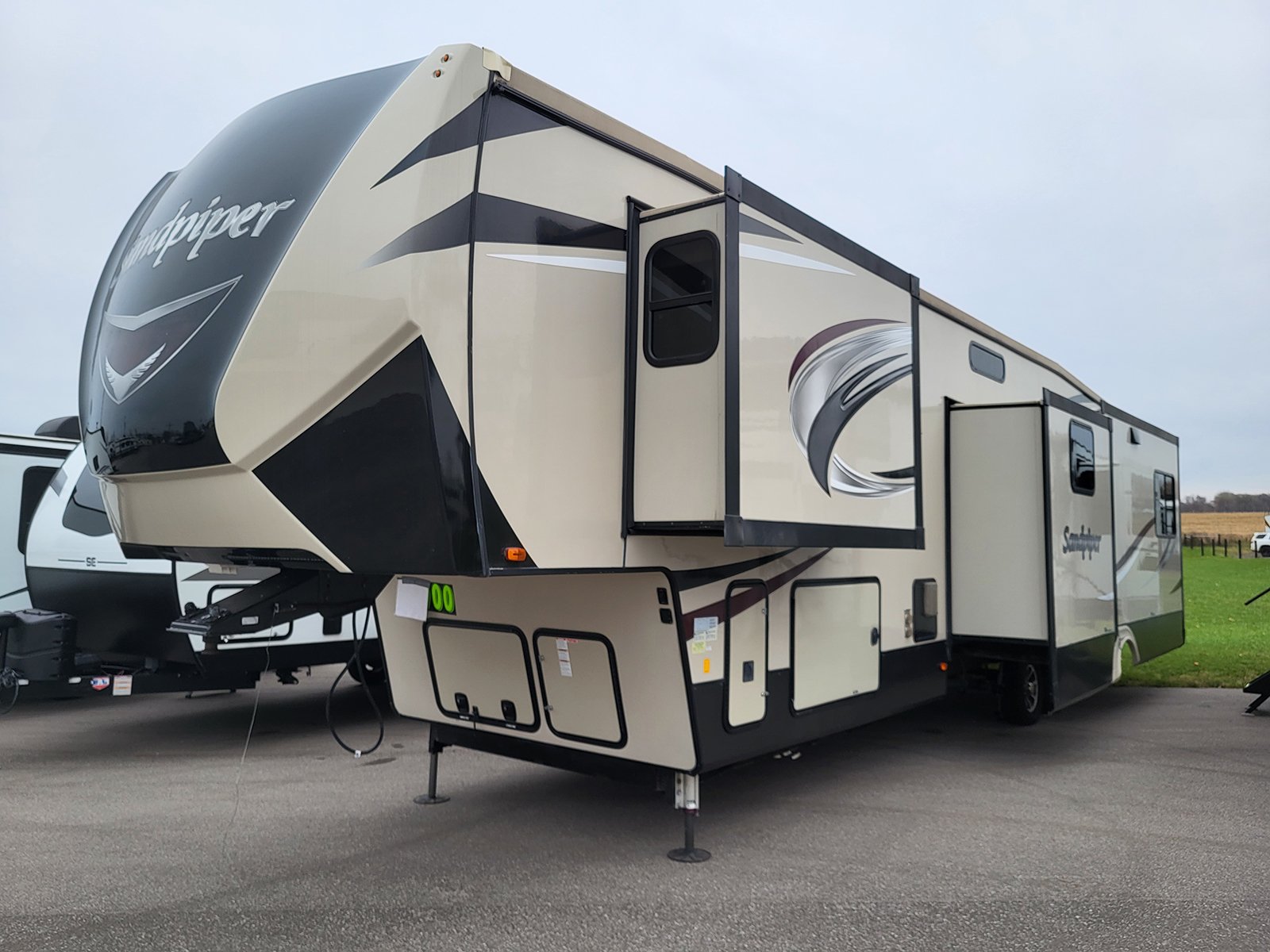 Property photo 19 - TIMED ONLINE ONLY FALL RECREATIONAL/RV CONSIGNMENT AUCTION