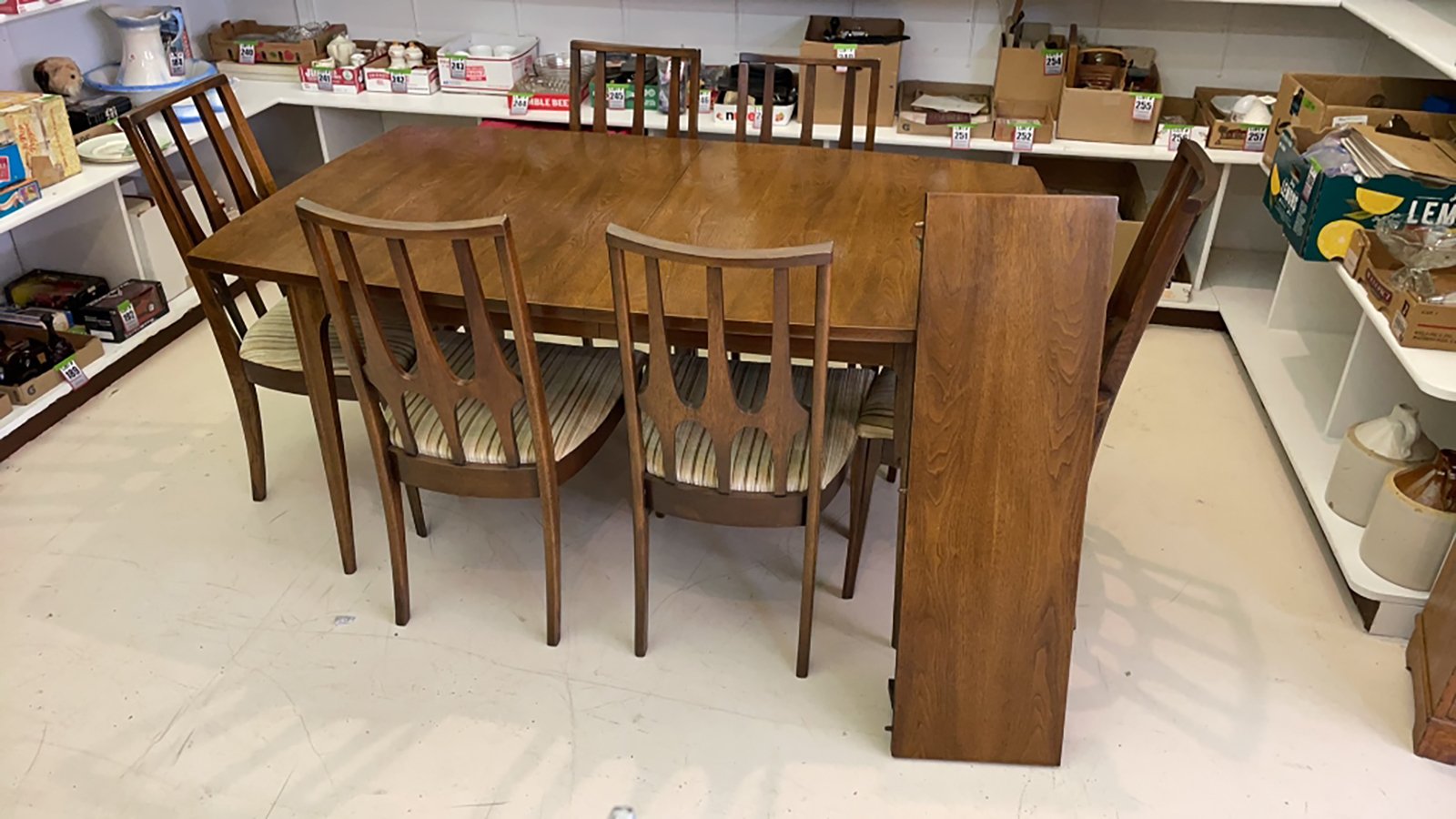Property photo 275 - TIMED ONLINE ONLY PERSONAL PROPERTY AUCTION IN ALLEN COUNTY, INDIANA