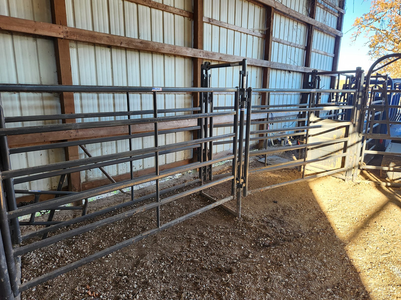 Property photo 33 - FARM EQUIPMENT AUCTION IN DOUGLAS COUNTY, MISSOURI