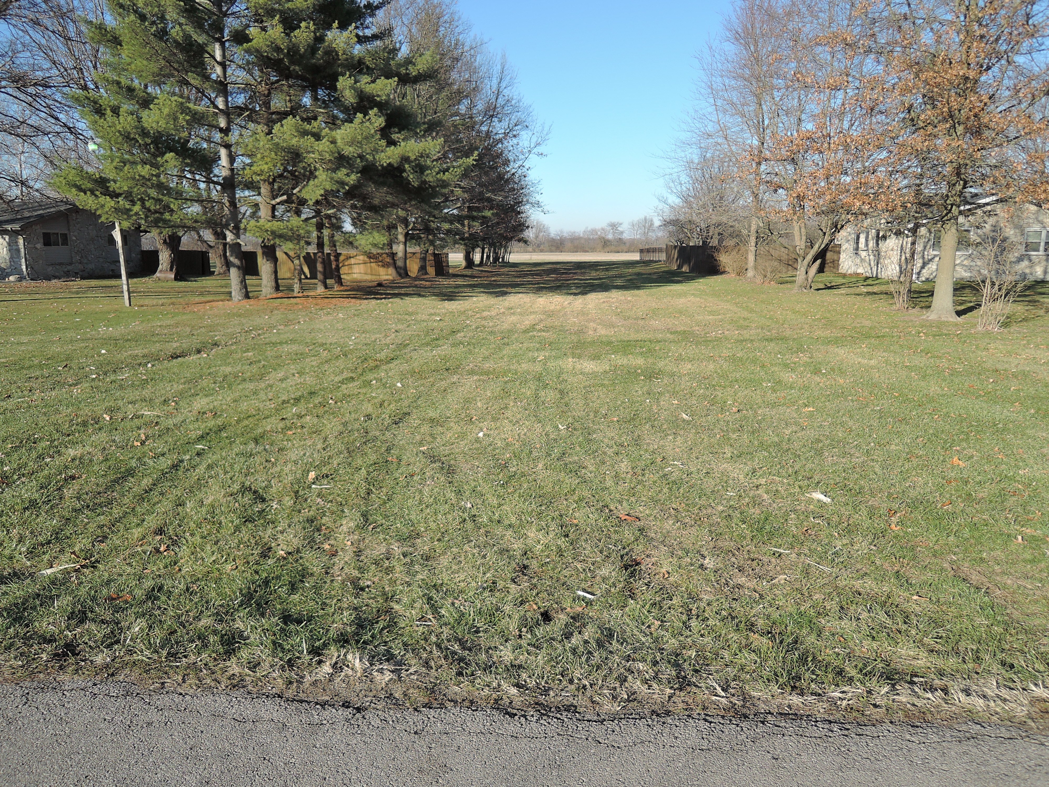 <li> Mostly Tillable with Quality Soils 
<li> Approximately 2 miles SSE of Muncie along CR 350 South 
<li> Near Cardinal Greenway and Prairie Creek Reservoir 
<li> Delaware County, Section 36, Monroe Township: 19.71+/- acres per county GIS
<li> 18.22+/- Tillable Acres per Farm Service Agency
<li> Quality Soil Mix Featuring Crosby and Treaty Soils
<li> 2024 Crop rights to the buyer - LAND FOR SALE - 20+/- ACRES IN DELAWARE COUNTY, INDIANA