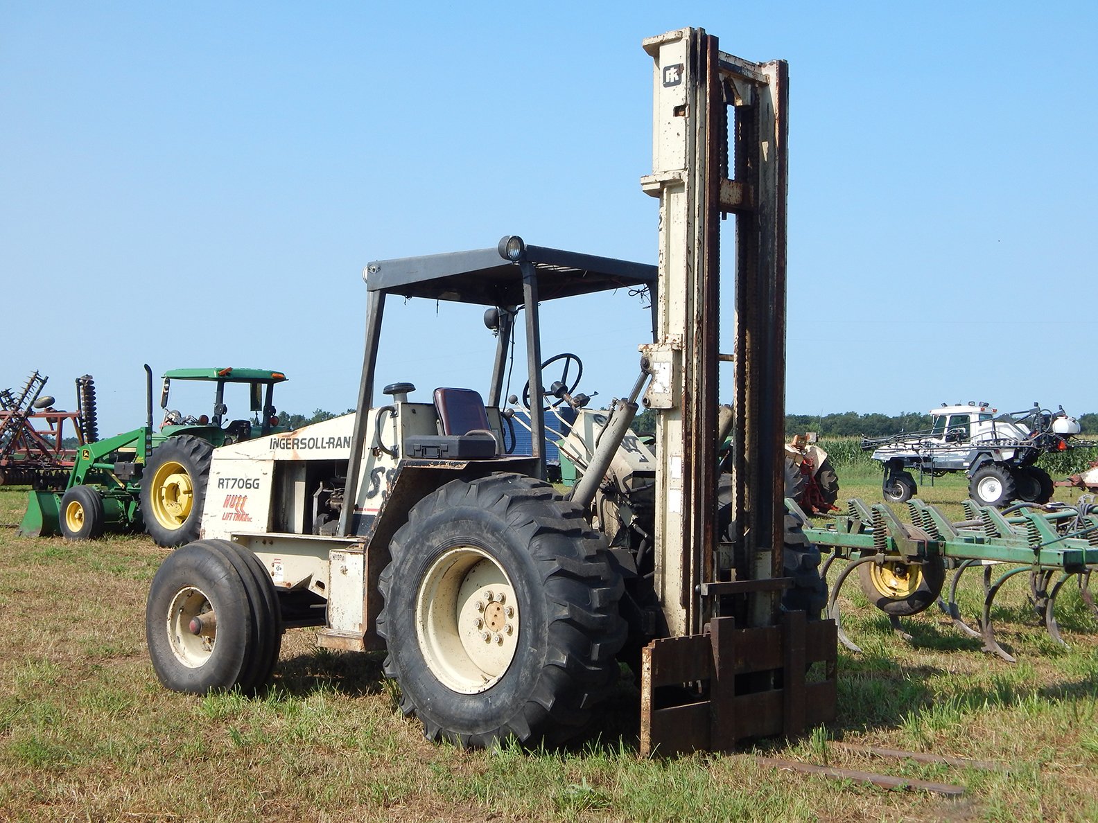 Property photo 39 - FARM EQUIPMENT AUCTION IN PULASKI COUNTY, INDIANA