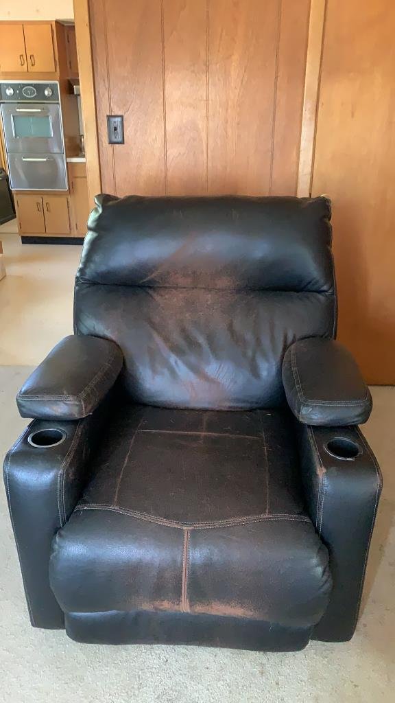 Property photo 213 - TIMED ONLINE ONLY PERSONAL PROPERTY AUCTION IN ALLEN COUNTY, INDIANA