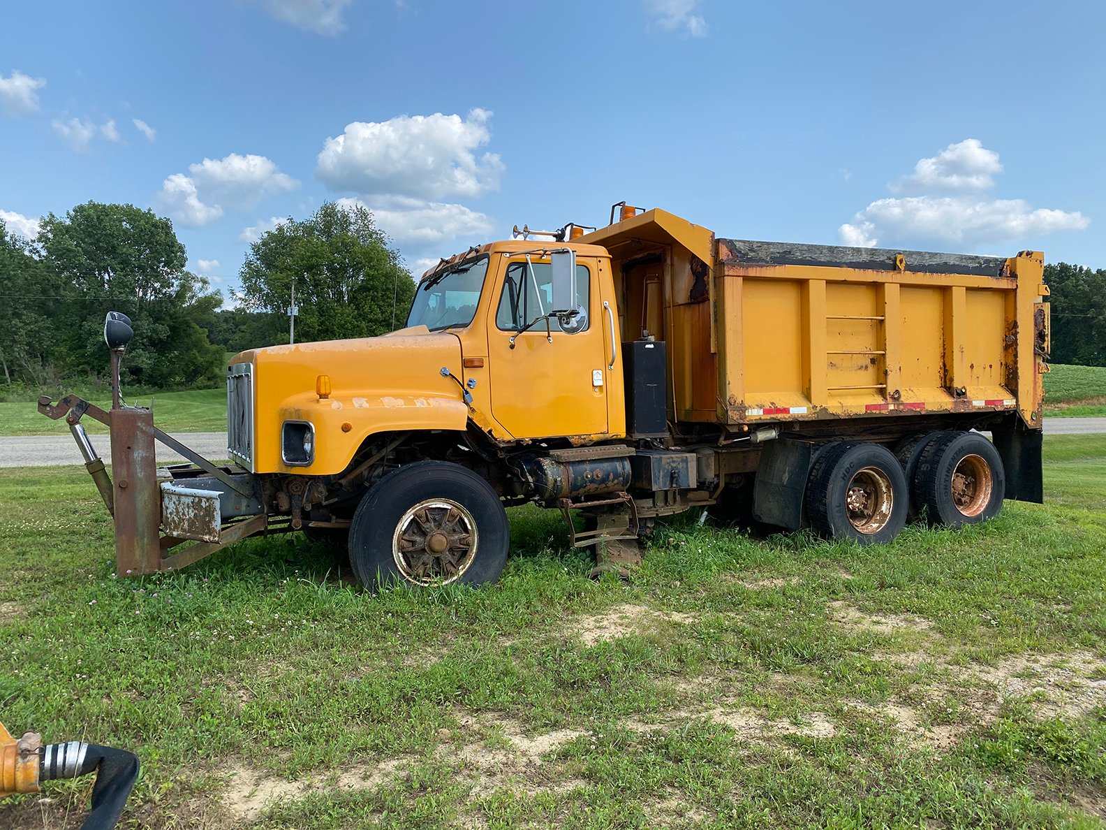 Property photo 2 - ROD BORGERT ESTATE FARM EQUIPMENT AUCTION IN ST. JOSEPH COUNTY, MICHIGAN