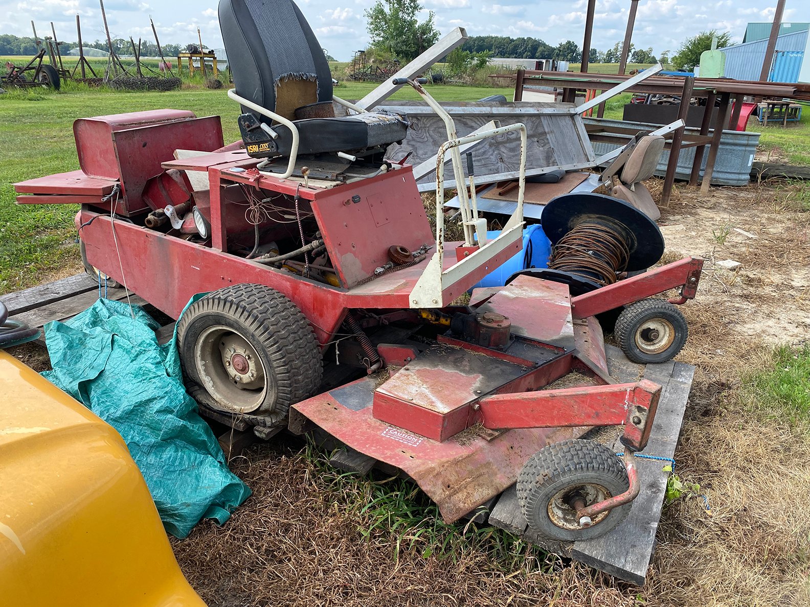 Property photo 104 - ROD BORGERT ESTATE FARM EQUIPMENT AUCTION IN ST. JOSEPH COUNTY, MICHIGAN