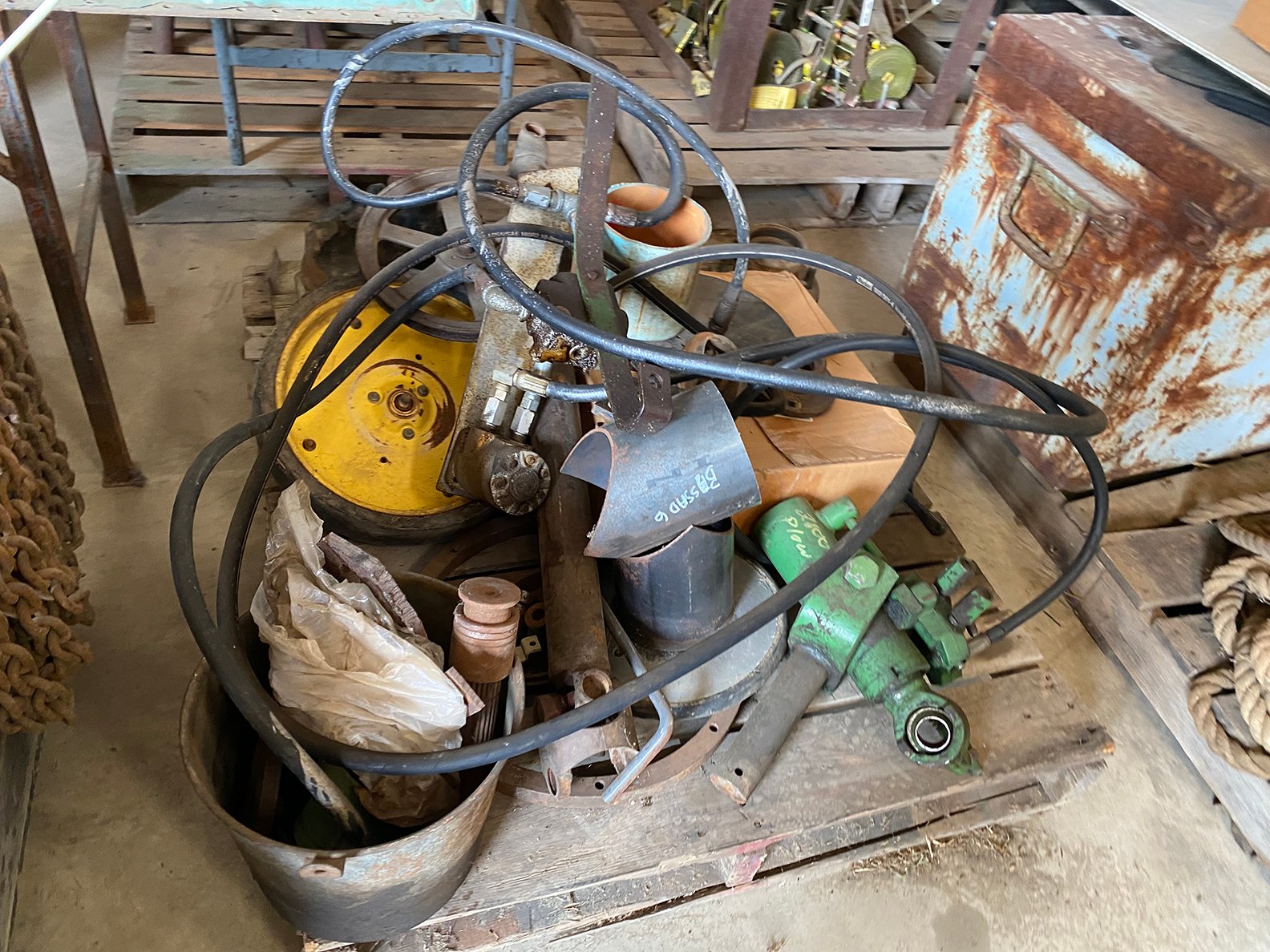 Property photo 105 - ROD BORGERT ESTATE FARM EQUIPMENT AUCTION IN ST. JOSEPH COUNTY, MICHIGAN
