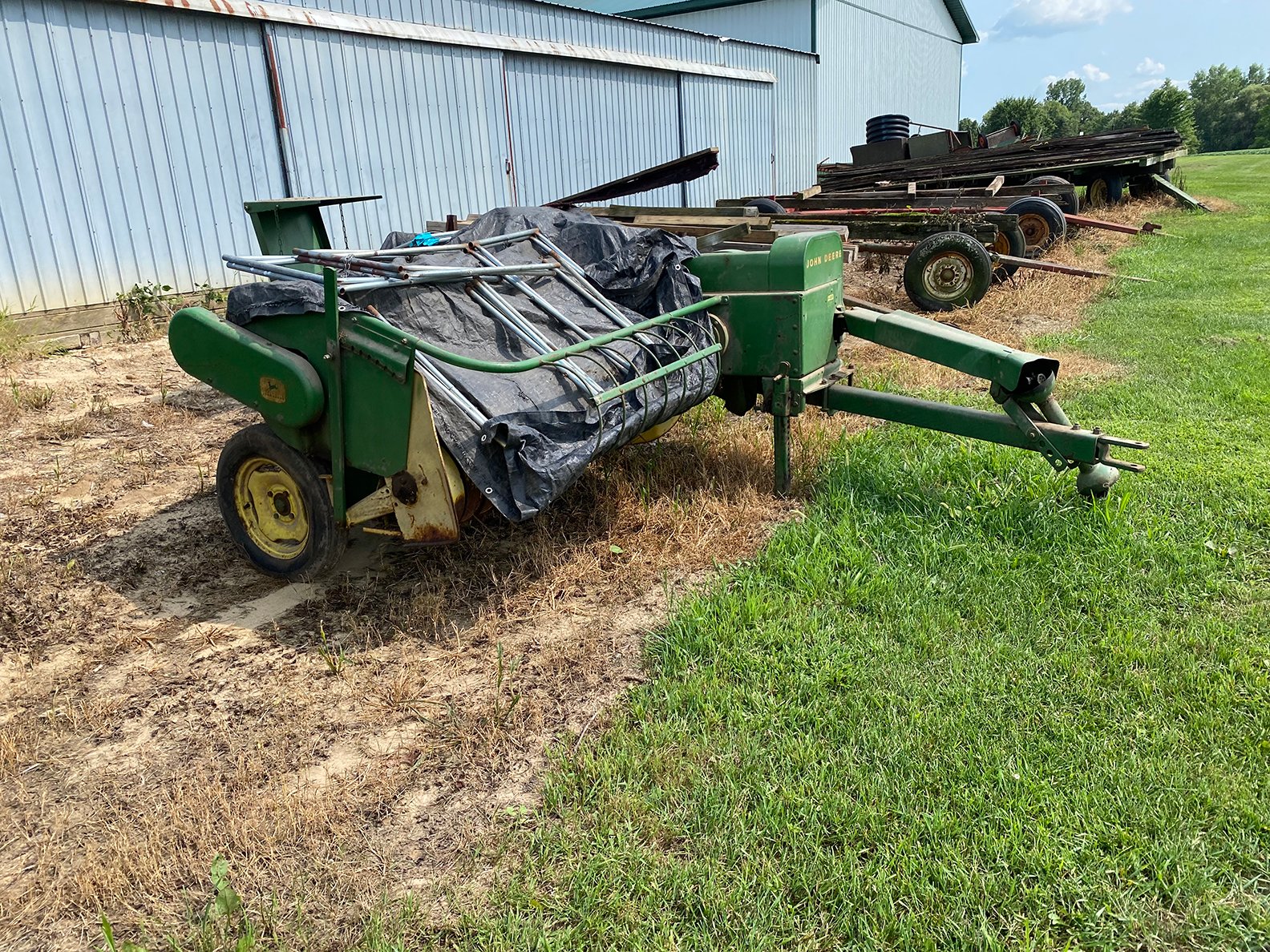Property photo 114 - ROD BORGERT ESTATE FARM EQUIPMENT AUCTION IN ST. JOSEPH COUNTY, MICHIGAN