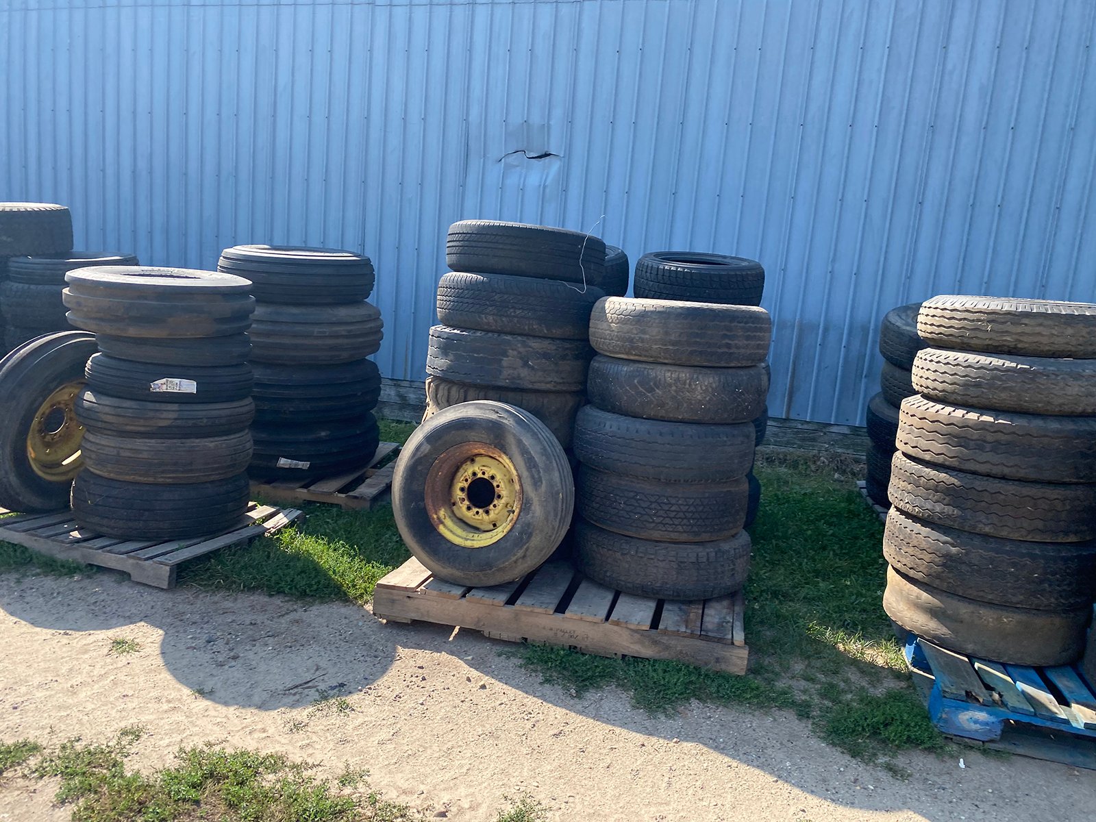 Property photo 168 - ROD BORGERT ESTATE FARM EQUIPMENT AUCTION IN ST. JOSEPH COUNTY, MICHIGAN