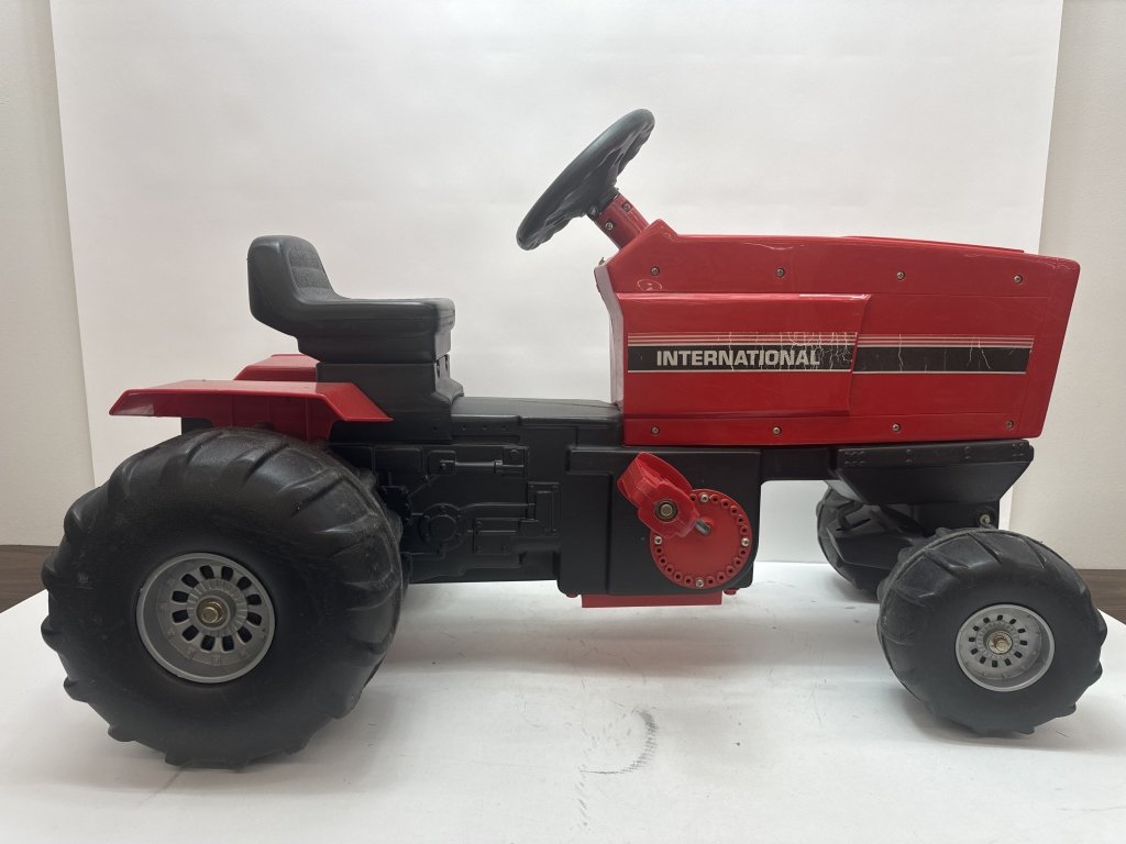 Property photo 7 - Meek Ertl, IH, and Vintage Toy Auction-TIMED ONLINE ONLY PERSONAL PROPERTY IN ALLEN COUNTY INDIANA