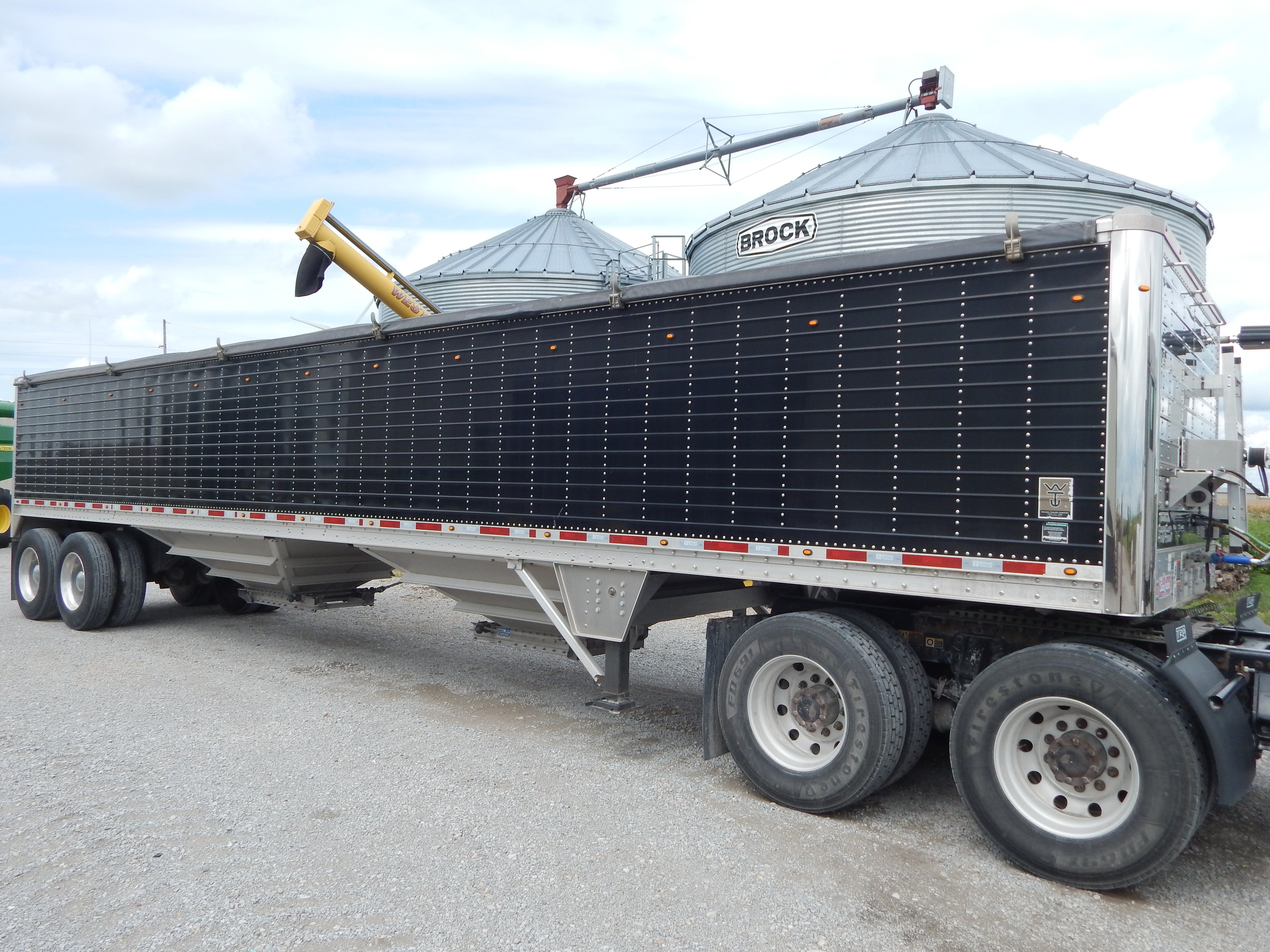 Property photo 22 - FARM EQUIPMENT AUCTION IN WHITE COUNTY INDIANA