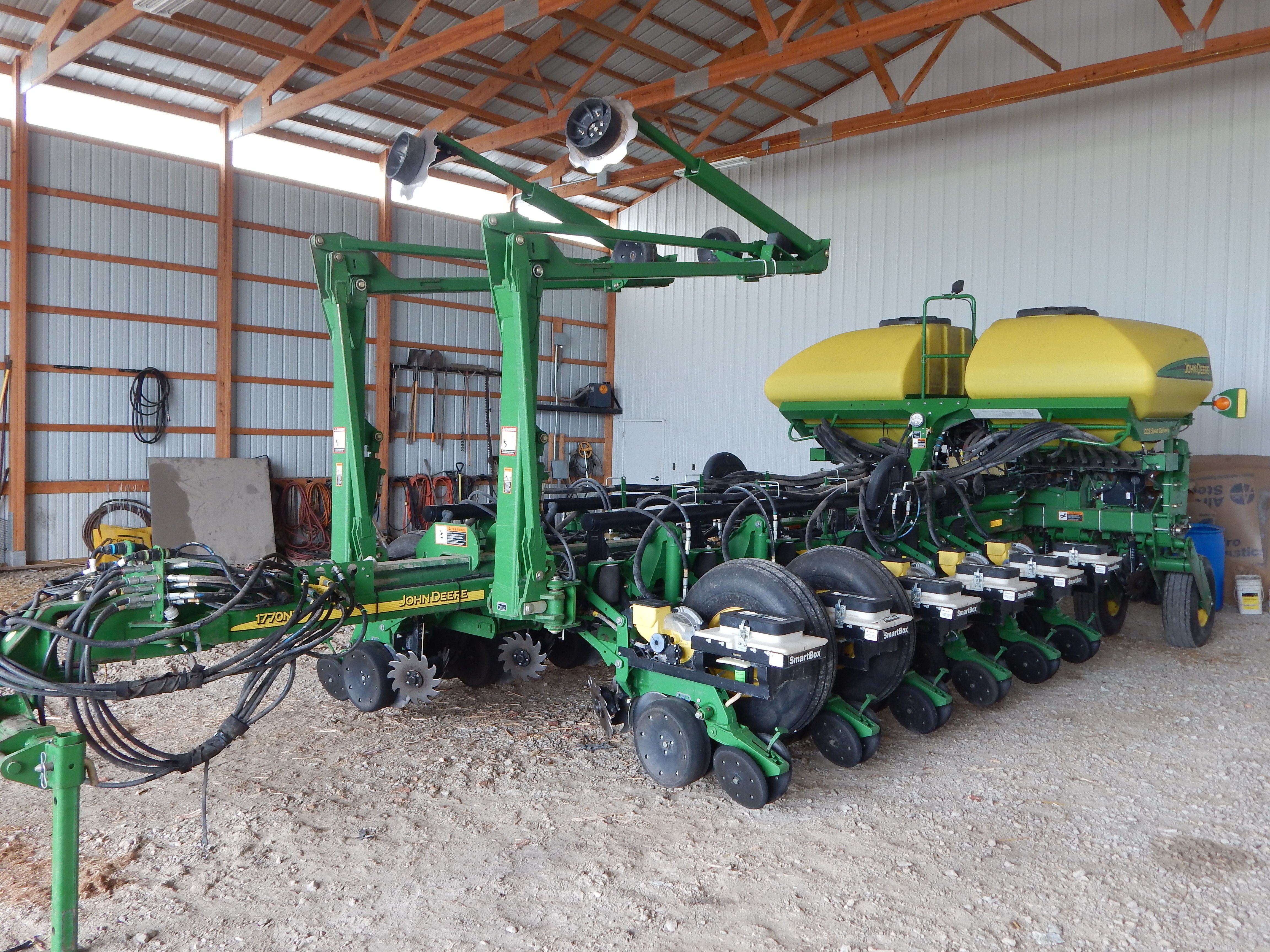 Property photo 32 - FARM EQUIPMENT AUCTION IN WHITE COUNTY INDIANA