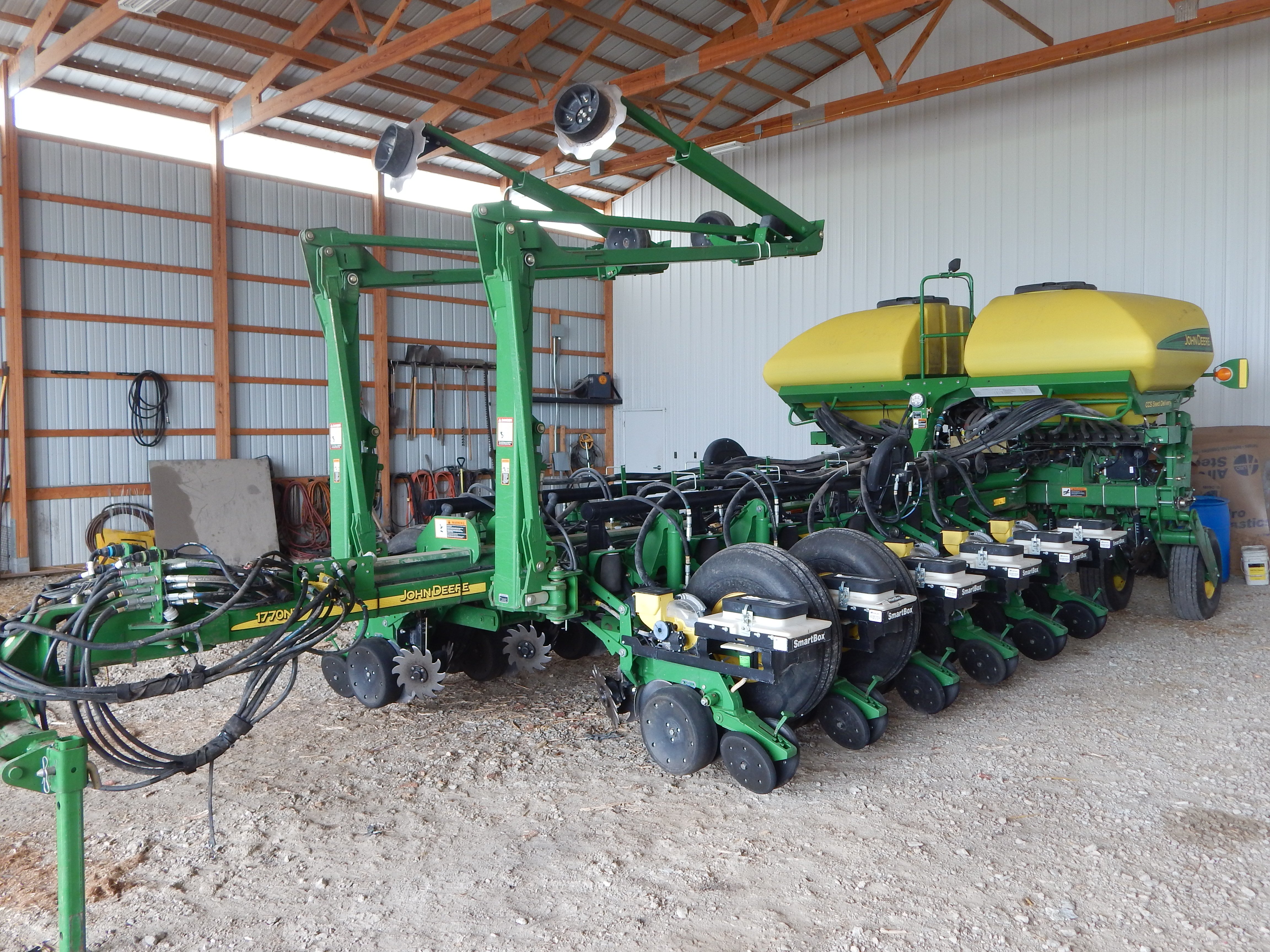 Property photo 33 - FARM EQUIPMENT AUCTION IN WHITE COUNTY INDIANA
