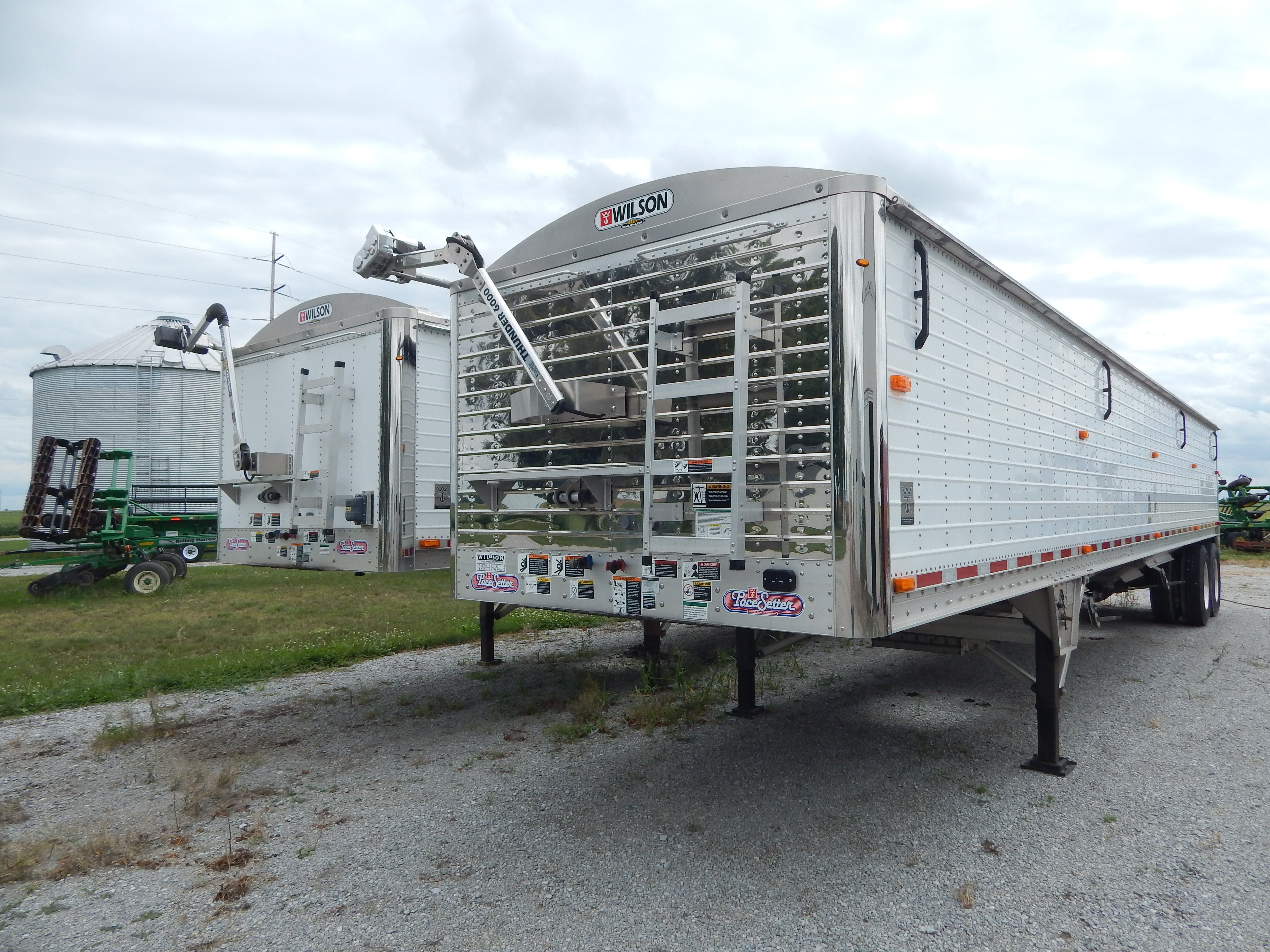 Property photo 13 - FARM EQUIPMENT AUCTION IN WHITE COUNTY INDIANA