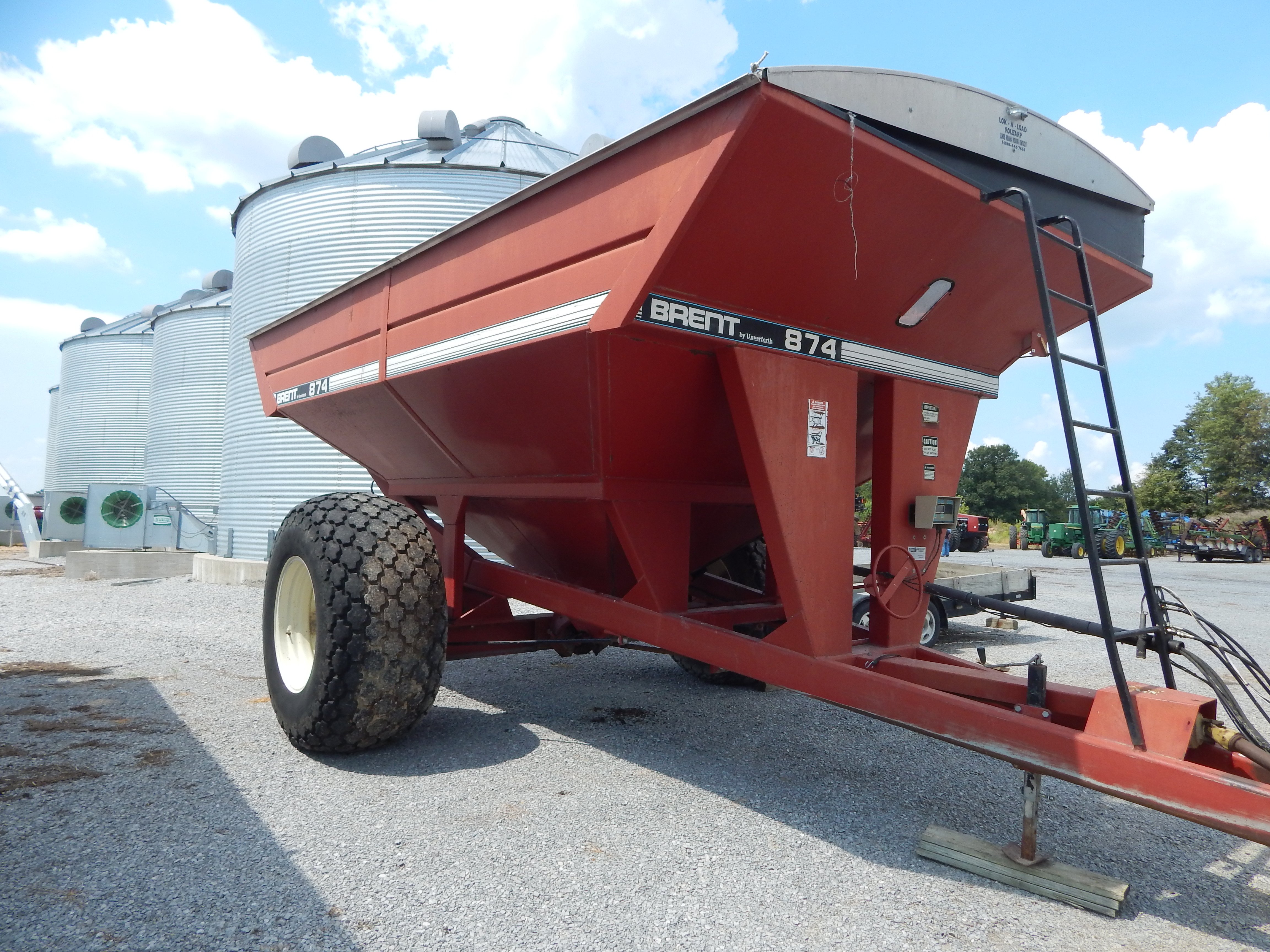 Property photo 24 - FARM EQUIPMENT AUCTION IN FRANKLIN COUNTY ILLINOIS
