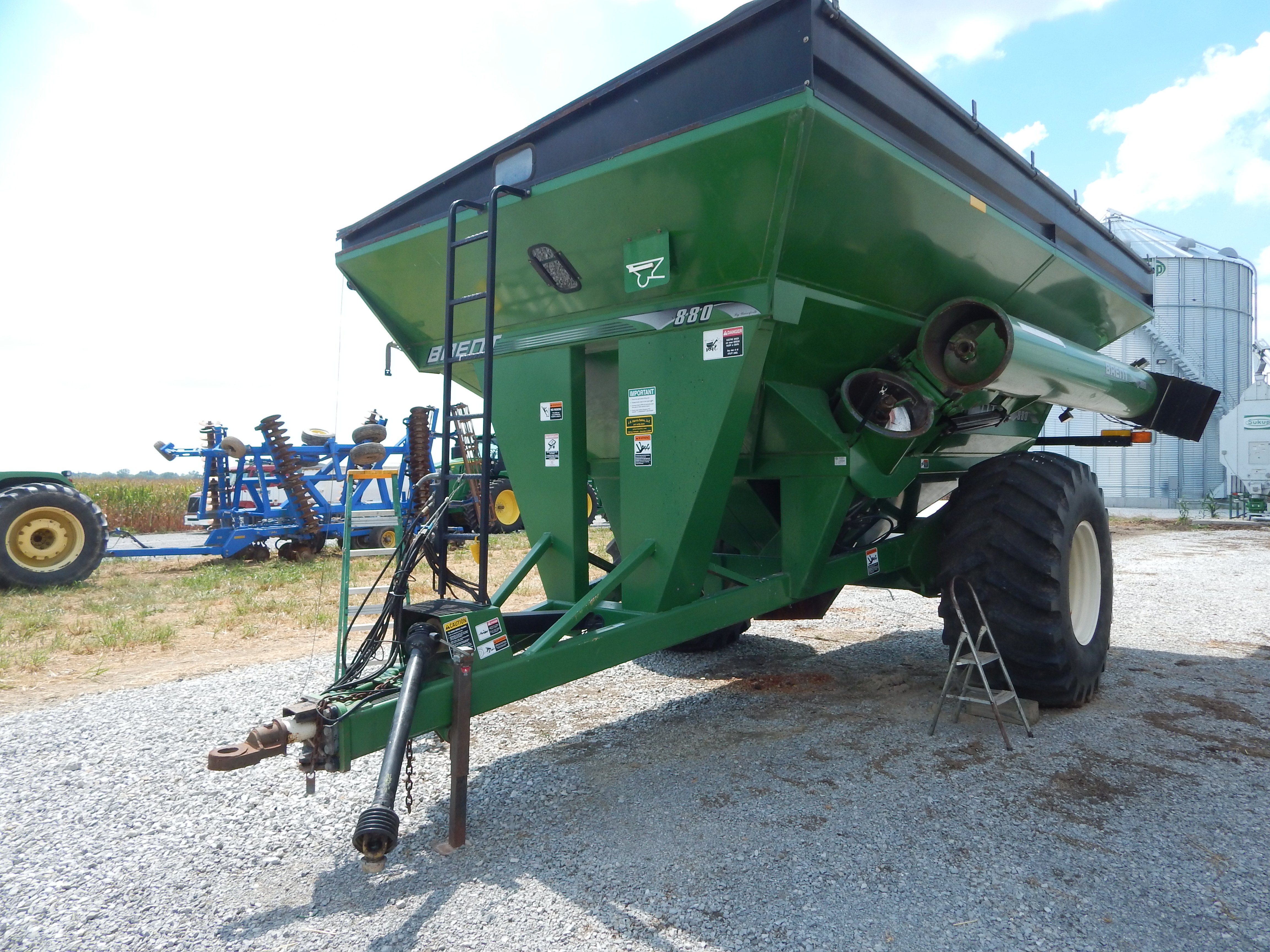 Property photo 25 - FARM EQUIPMENT AUCTION IN FRANKLIN COUNTY ILLINOIS