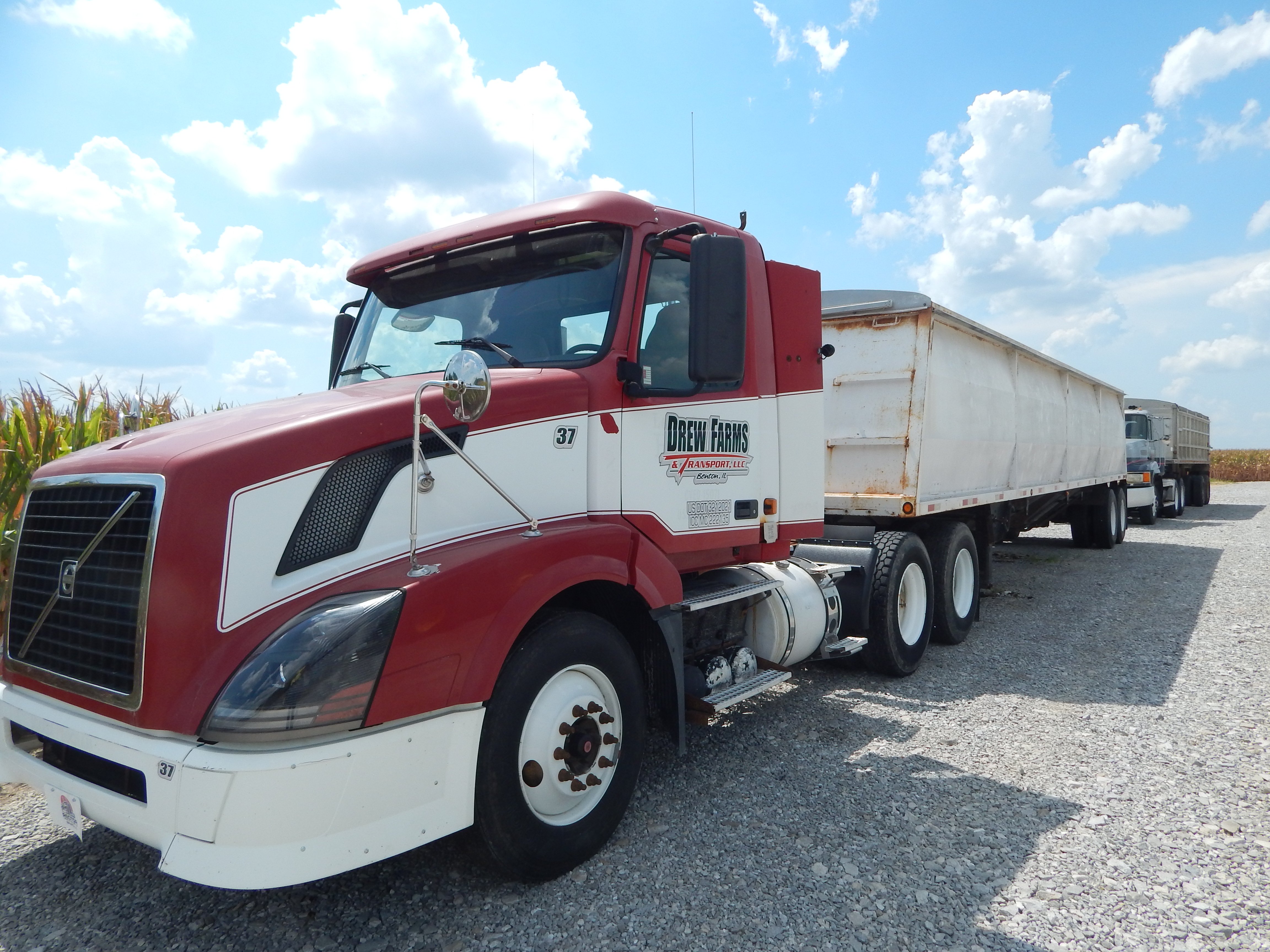 Property photo 30 - FARM EQUIPMENT AUCTION IN FRANKLIN COUNTY ILLINOIS