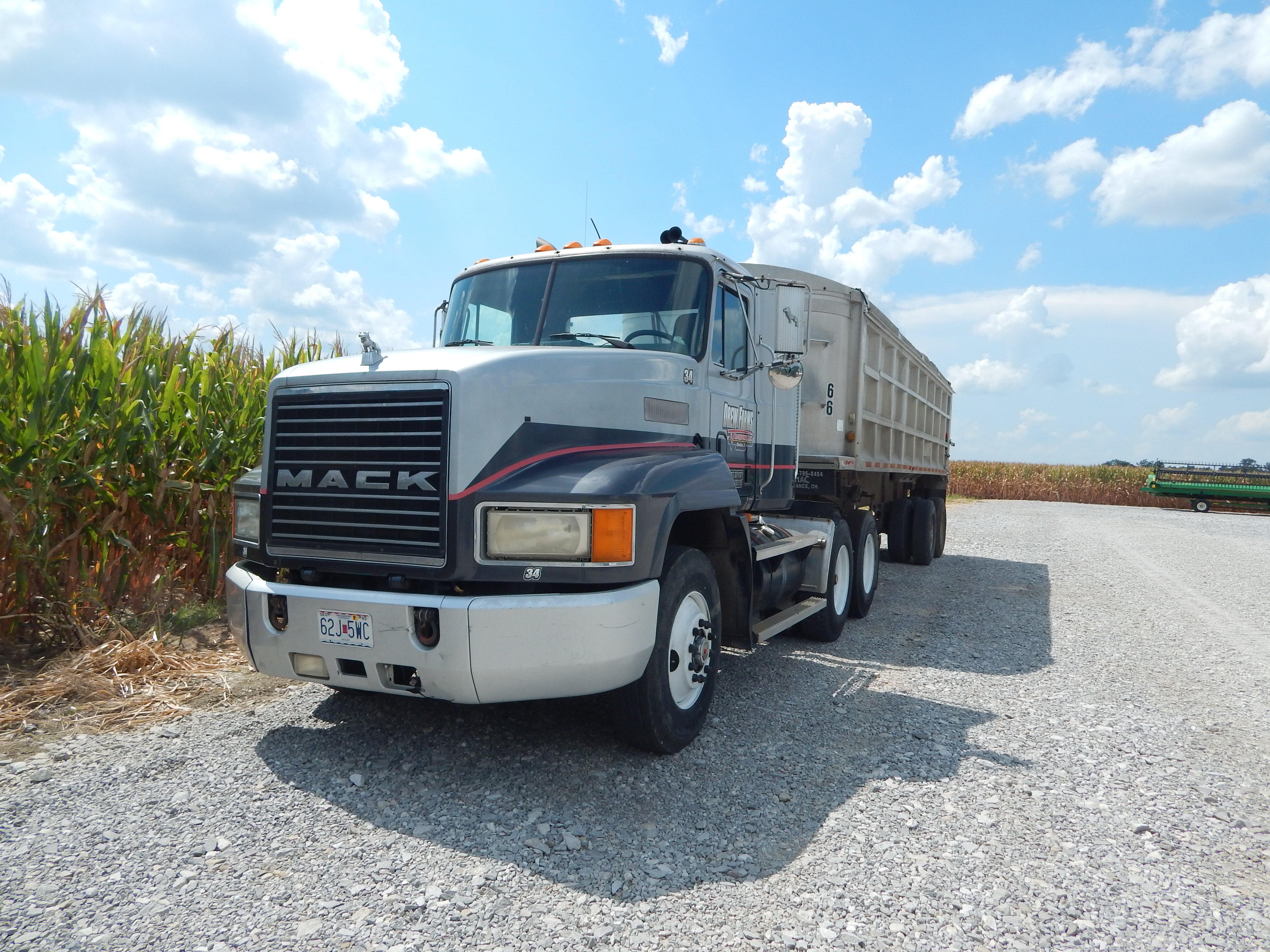 Property photo 31 - FARM EQUIPMENT AUCTION IN FRANKLIN COUNTY ILLINOIS