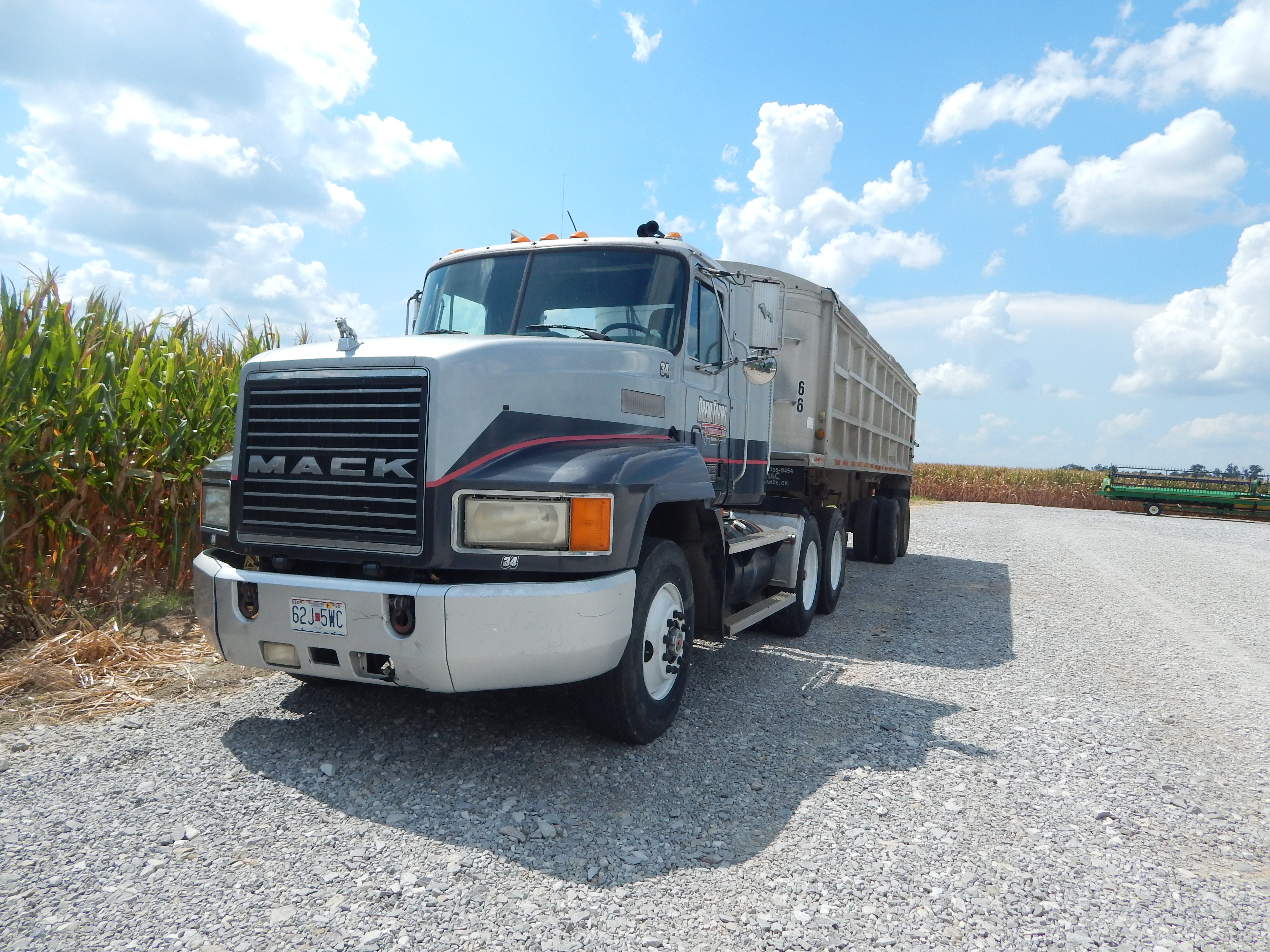 Property photo 32 - FARM EQUIPMENT AUCTION IN FRANKLIN COUNTY ILLINOIS