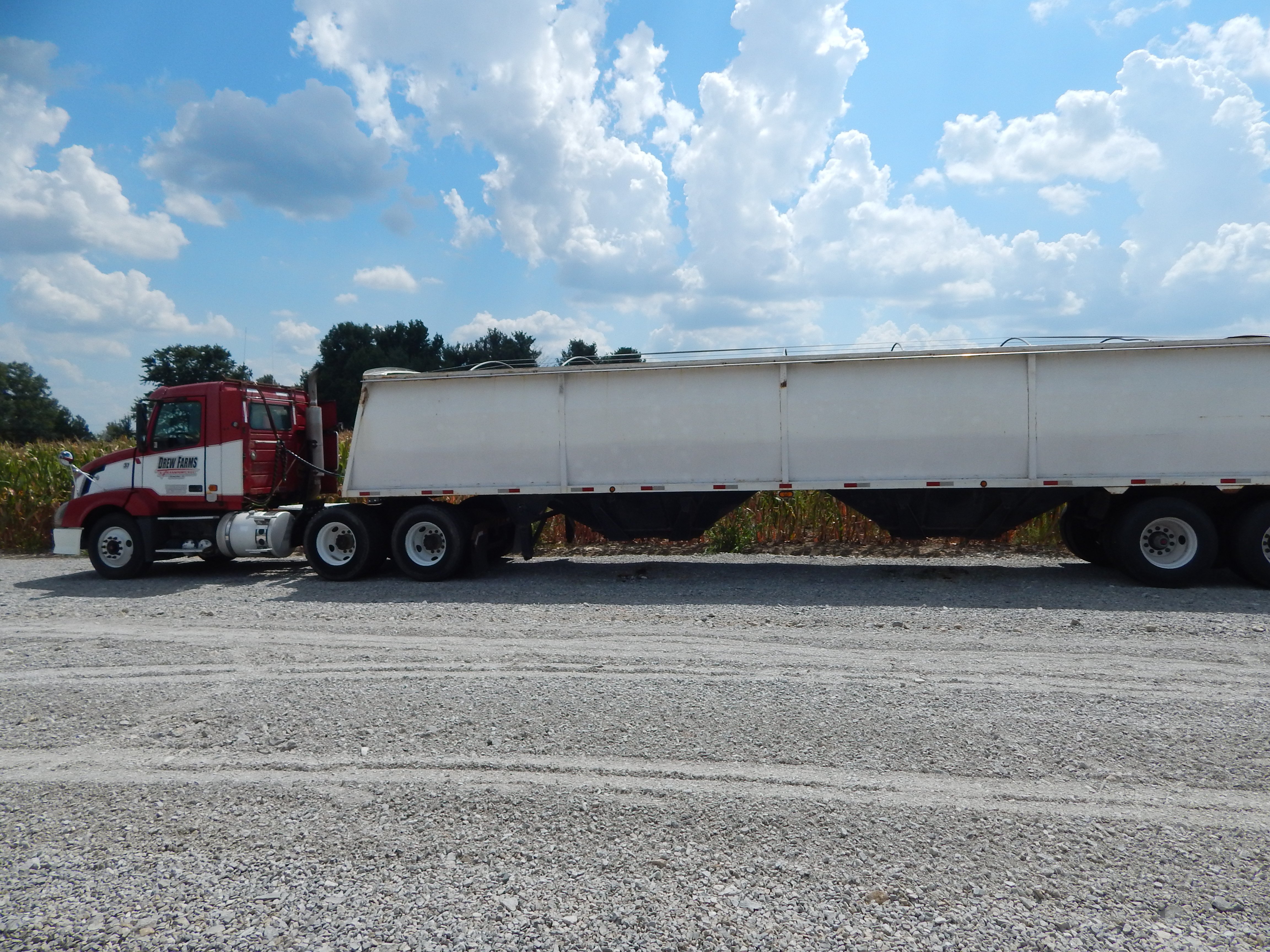 Property photo 34 - FARM EQUIPMENT AUCTION IN FRANKLIN COUNTY ILLINOIS