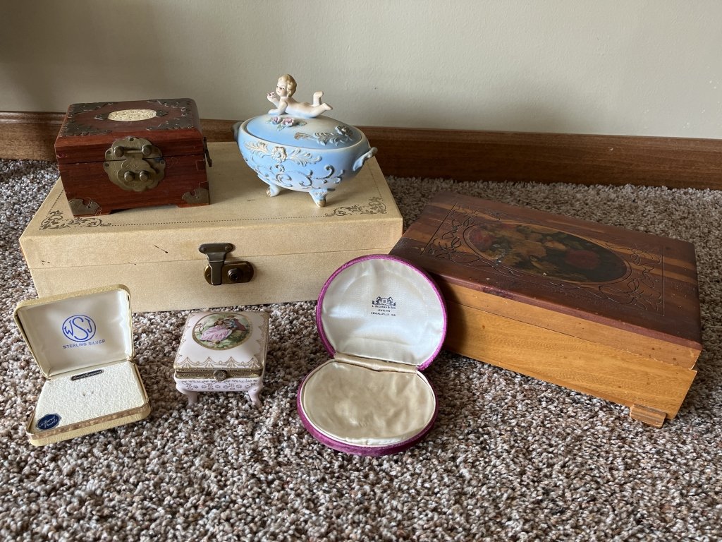 Property photo 413 - TIMED ONLINE ONLY PERSONAL PROPERTY AUCTION IN ALLEN COUNTY, INDIANA
