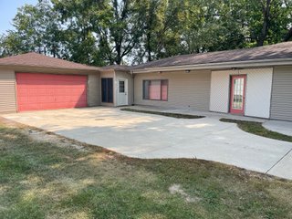 Property photo 3 - REAL ESTATE AUCTION - HOME OFFERED IN 1 TRACT IN CASS COUNTY, MICHIGAN