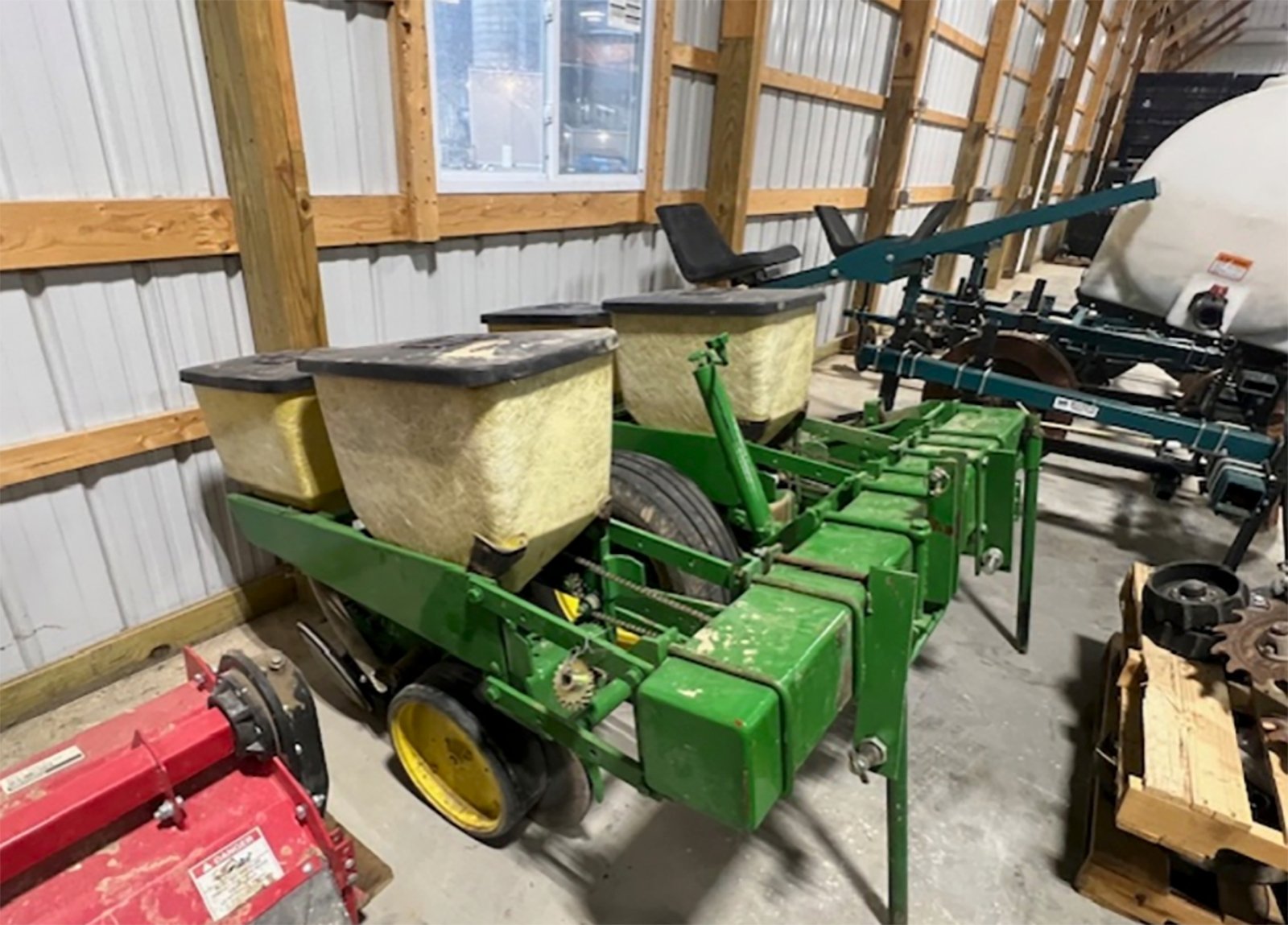 Property photo 1 - TIMED ONLINE YEAR END CONSIGNMENT FARM EQUIPMENT AUCTION