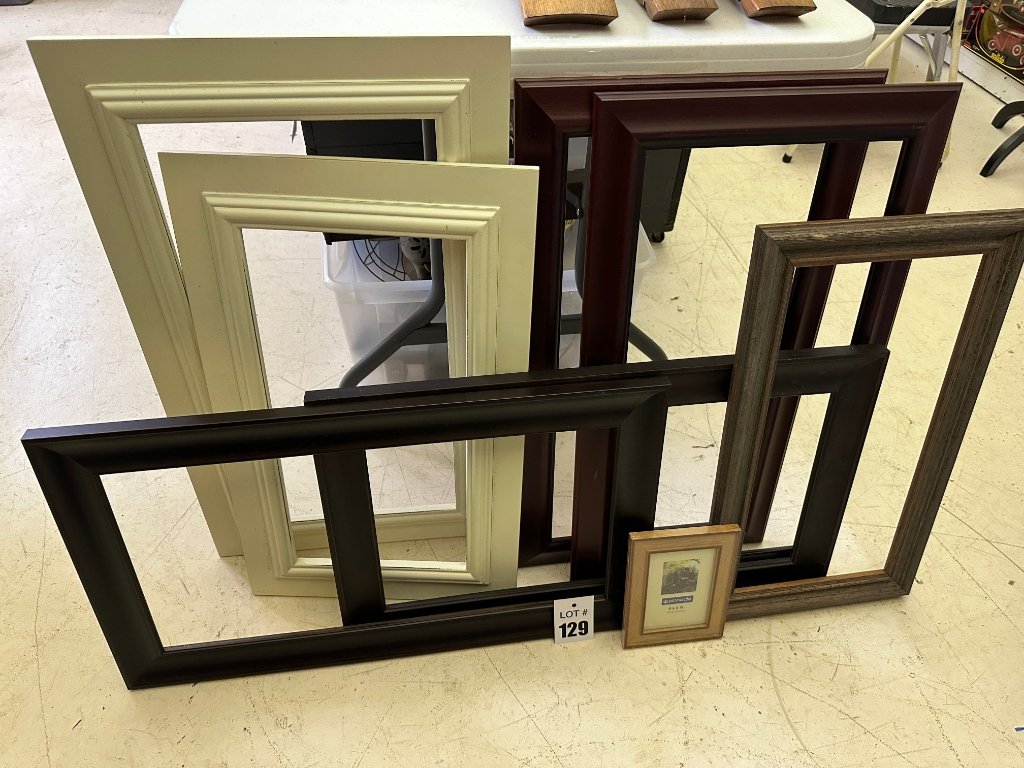Property photo 46 - TIMED ONLINE ONLY ARTWORK, Glass & COLLECTIBLES AUCTION IN ALLEN COUNTY IN
