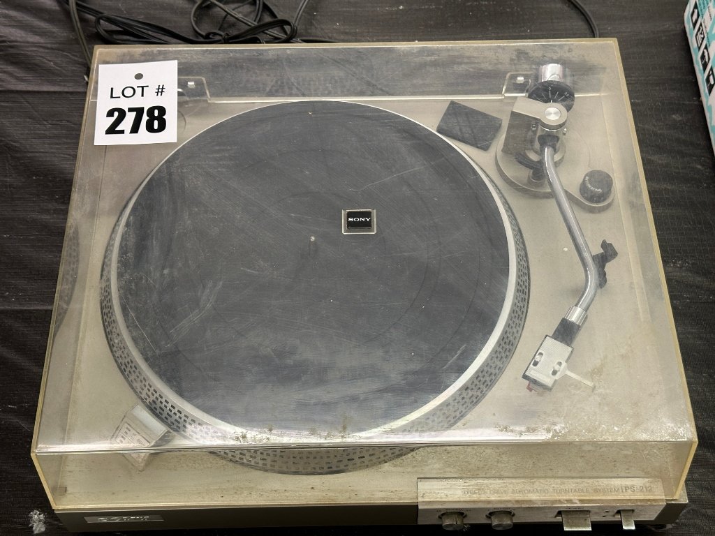 Property photo 16 - TIMED ONLINE ONLY ARTWORK, Glass & COLLECTIBLES AUCTION IN ALLEN COUNTY IN