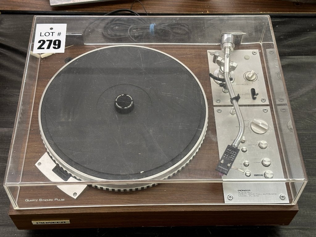 Property photo 15 - TIMED ONLINE ONLY ARTWORK, Glass & COLLECTIBLES AUCTION IN ALLEN COUNTY IN