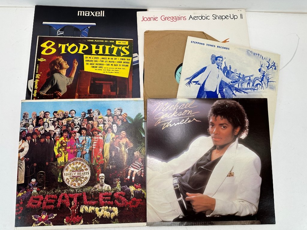 Property photo 29 - TIMED ONLINE ONLY ARTWORK, Glass & COLLECTIBLES AUCTION IN ALLEN COUNTY IN