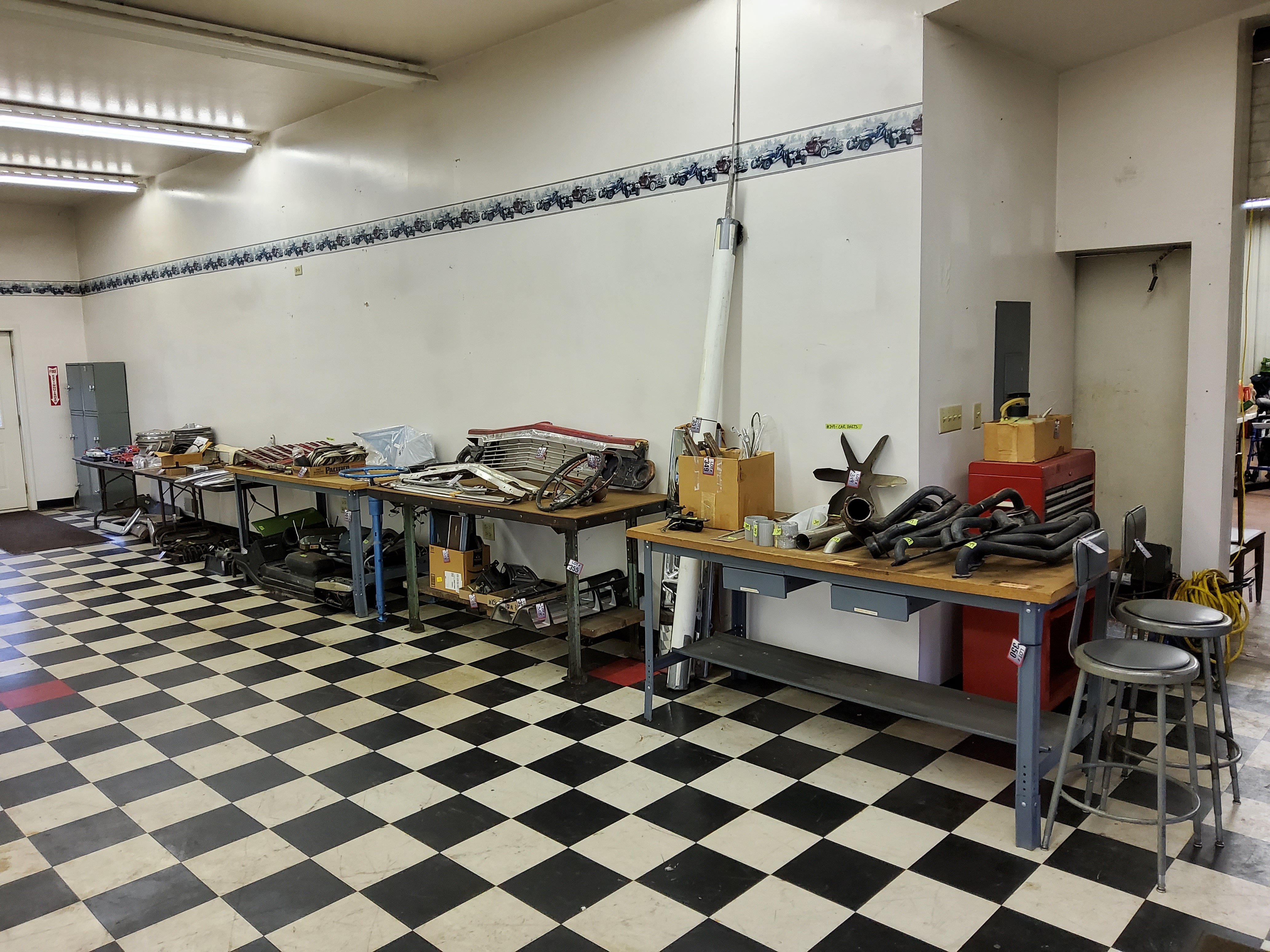 Property photo 122 - TIMED ONLINE ONLY PERSONAL PROPERTY AUCTION IN WHITLEY COUNTY INDIANA