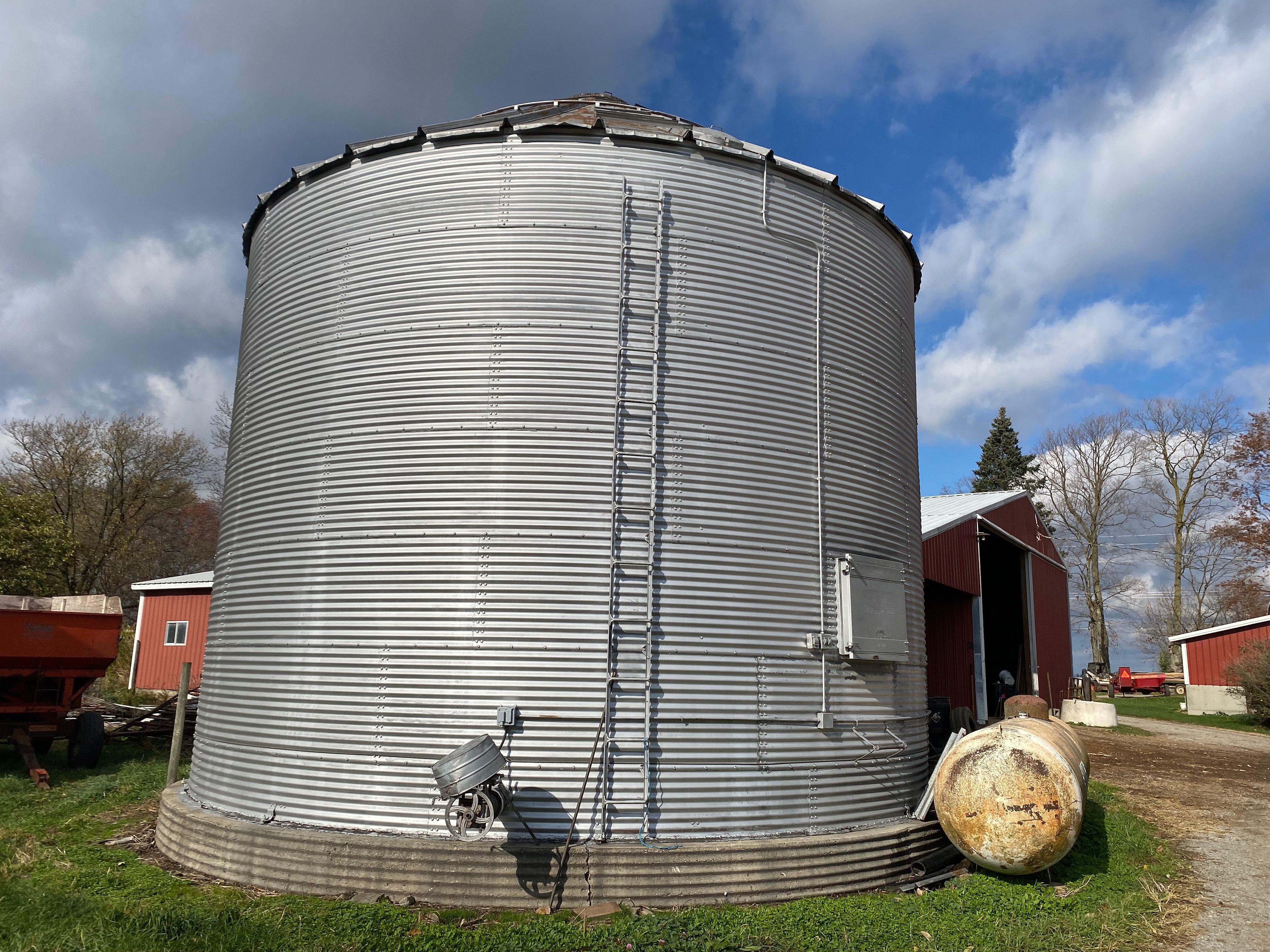 Property photo 10 - FARM EQUIPMENT AUCTION IN ELKHART COUNTY INDIANA