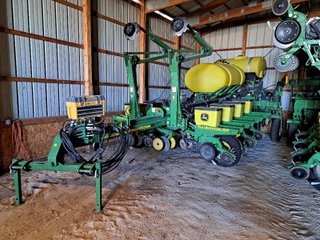 Property photo 47 - AREA FARMERS FARM EQUIPMENT AUCTION IN WHITLEY COUNTY, INDIANA