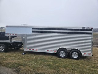 Property photo 168 - AREA FARMERS FARM EQUIPMENT AUCTION IN WHITLEY COUNTY, INDIANA