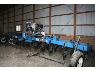 Property photo 60 - AREA FARMERS FARM EQUIPMENT AUCTION IN WHITLEY COUNTY, INDIANA